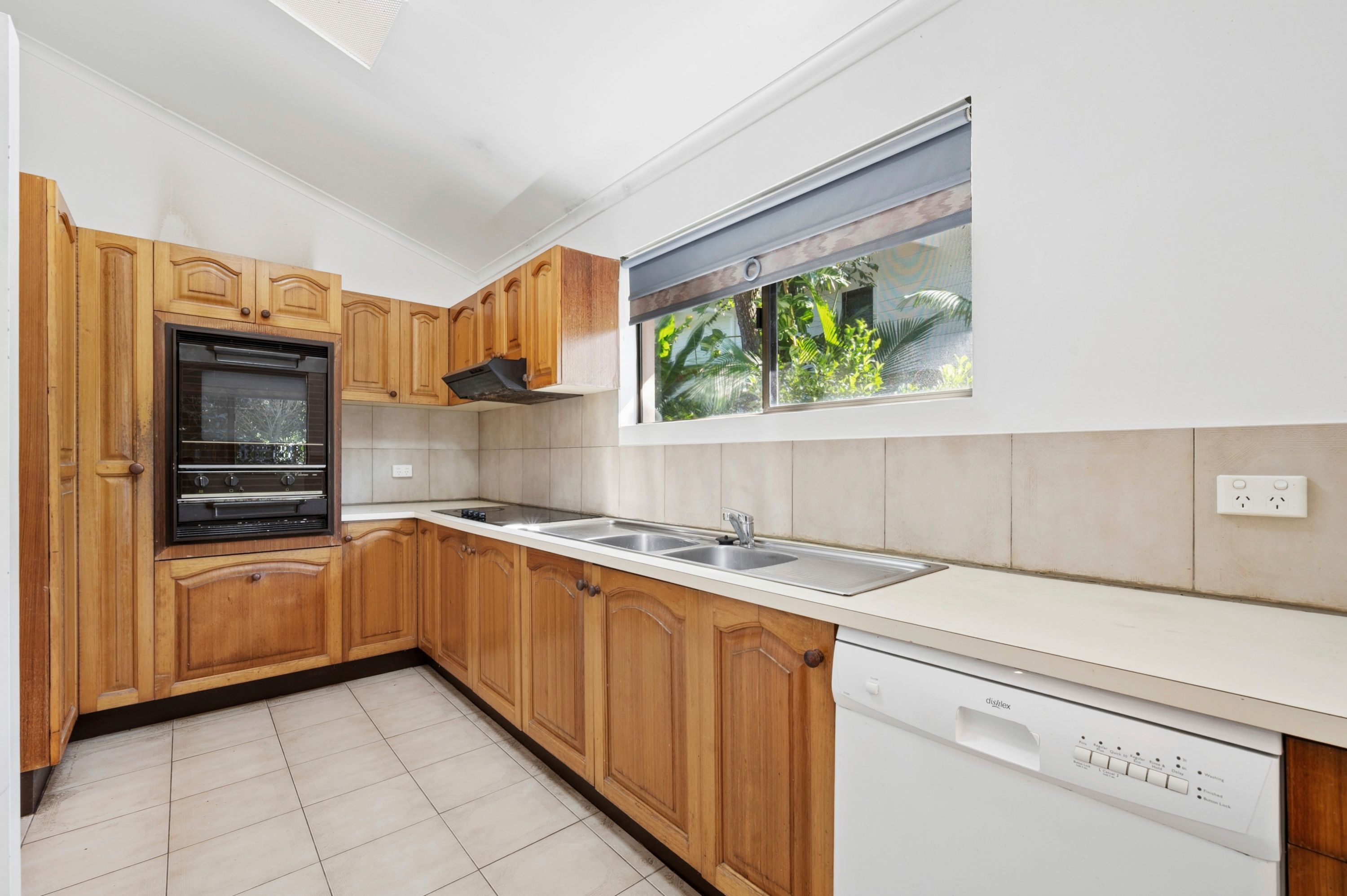 93 Upper Hastings Street — photo 7 of 16