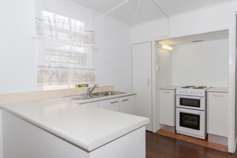 28 Central Street, Labrador, QLD 4215