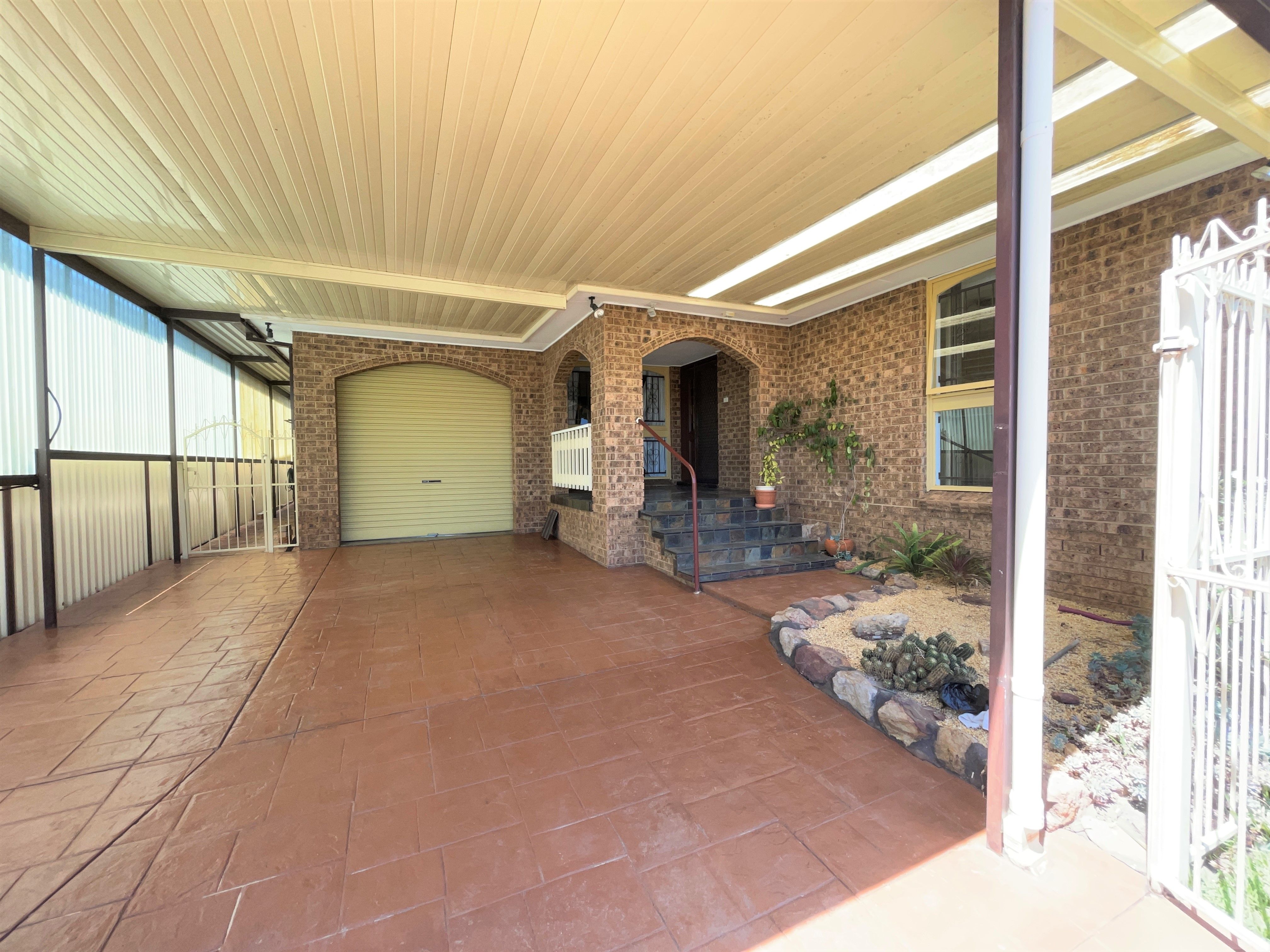 6 Navaho Street, Bossley Park, NSW 2176