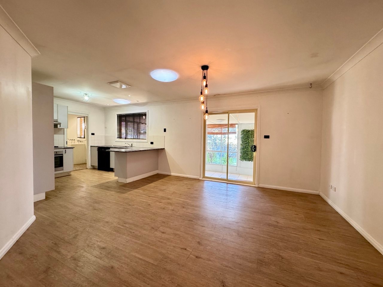 27 Blaxland Street, Parkes, NSW 2870