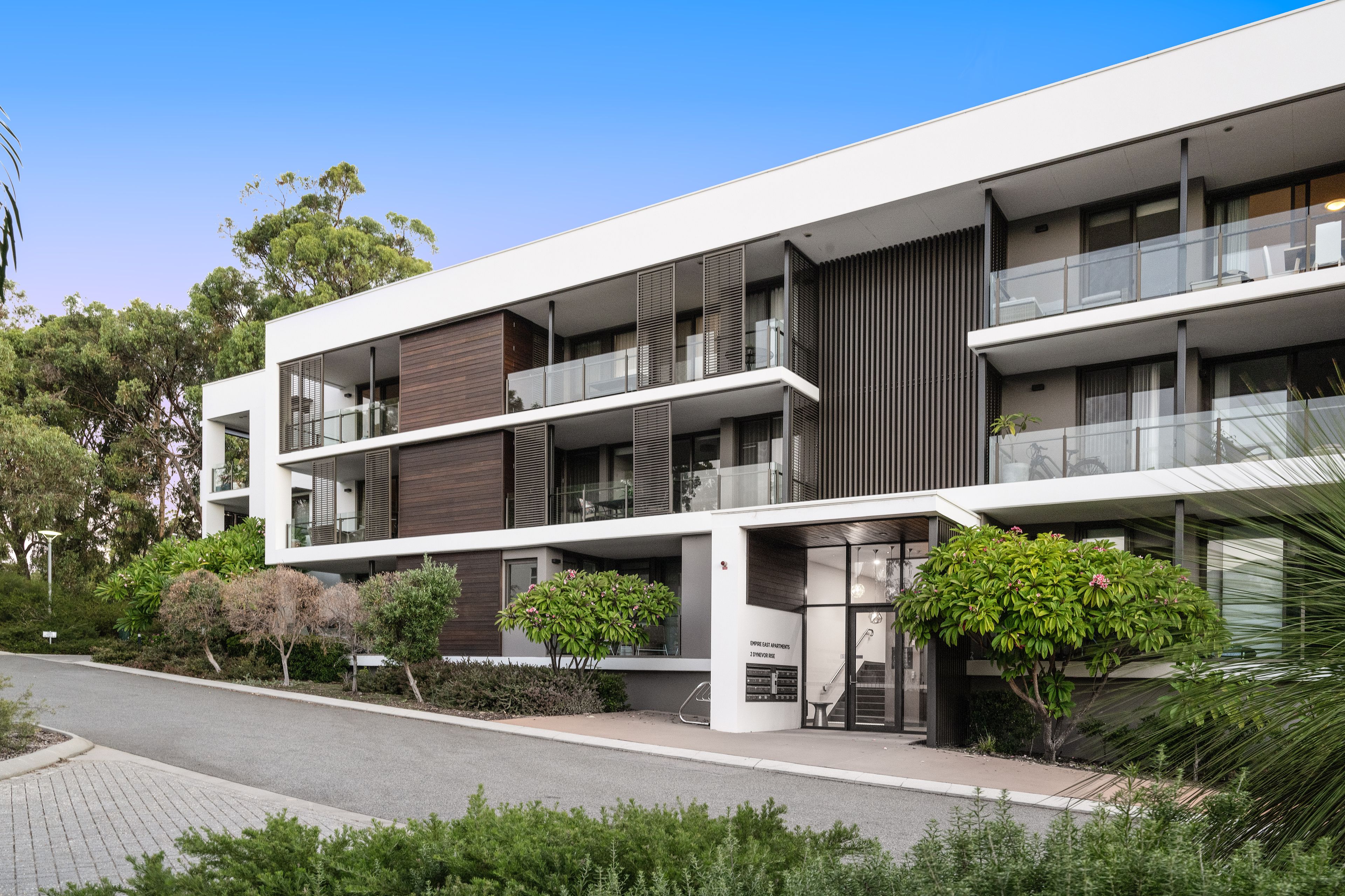 2 Dynevor Rise, Floreat WA 6014