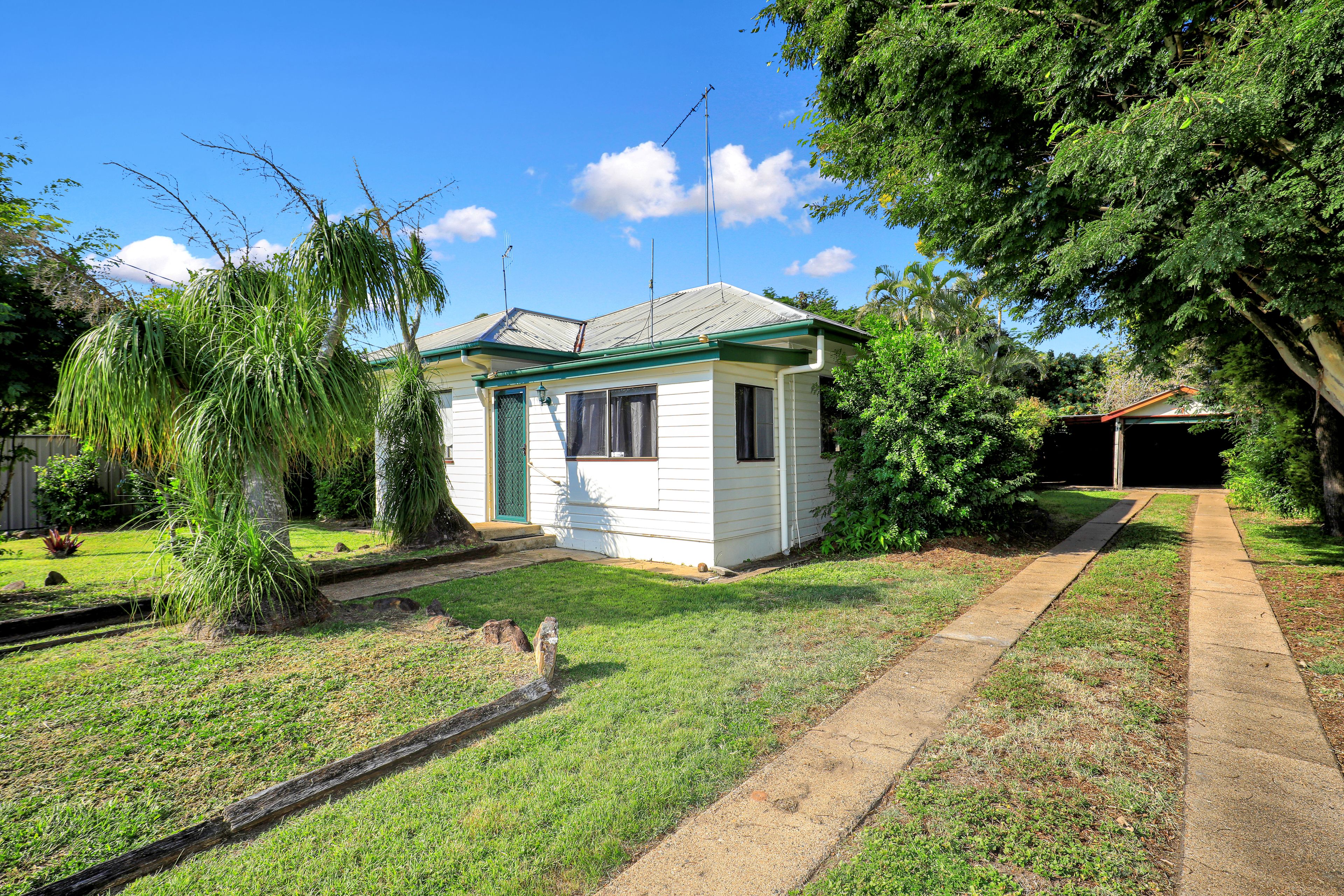 16 Loeskow Street, Bundaberg North QLD 4670