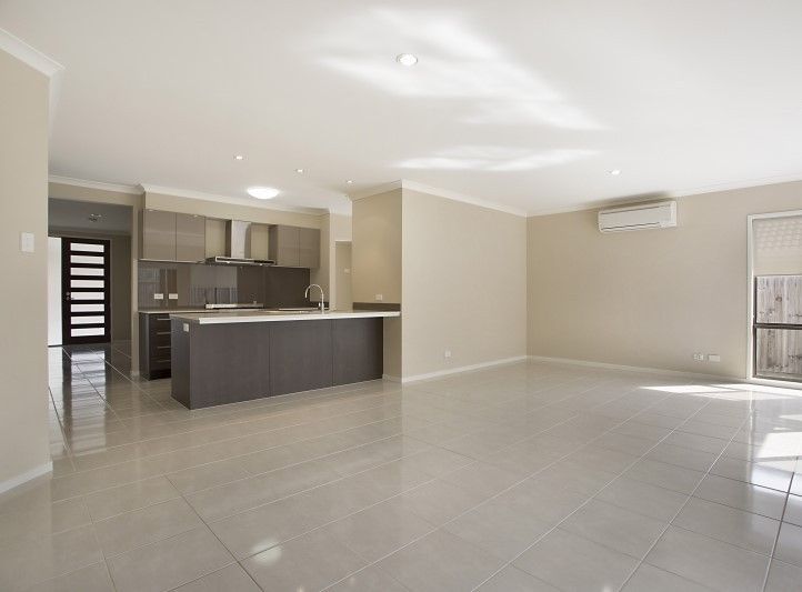 18 Nullarbor Circuit, North Lakes, QLD 4509
