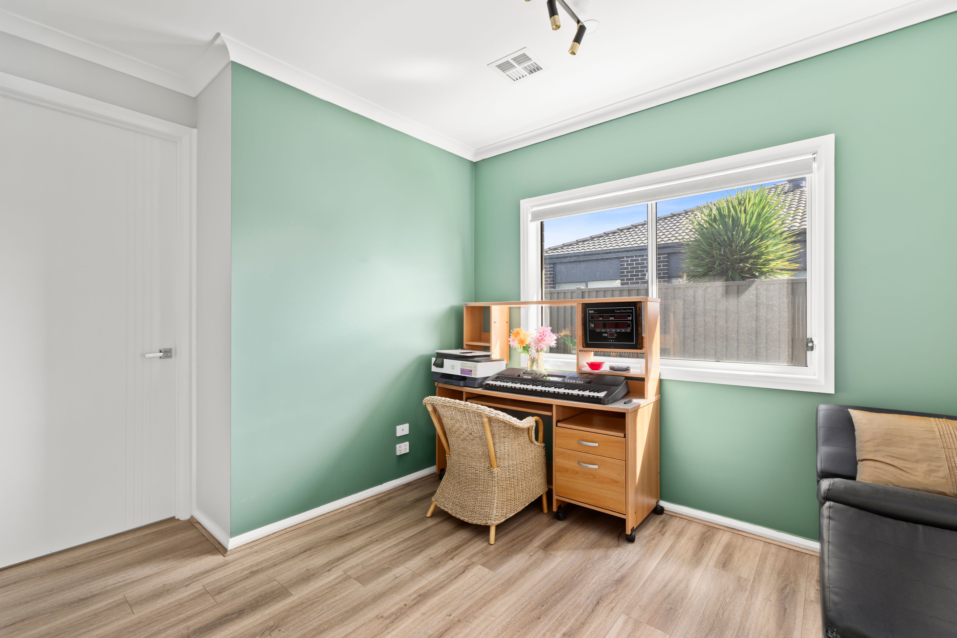 54 Canterbury Road West — photo 11 of 17