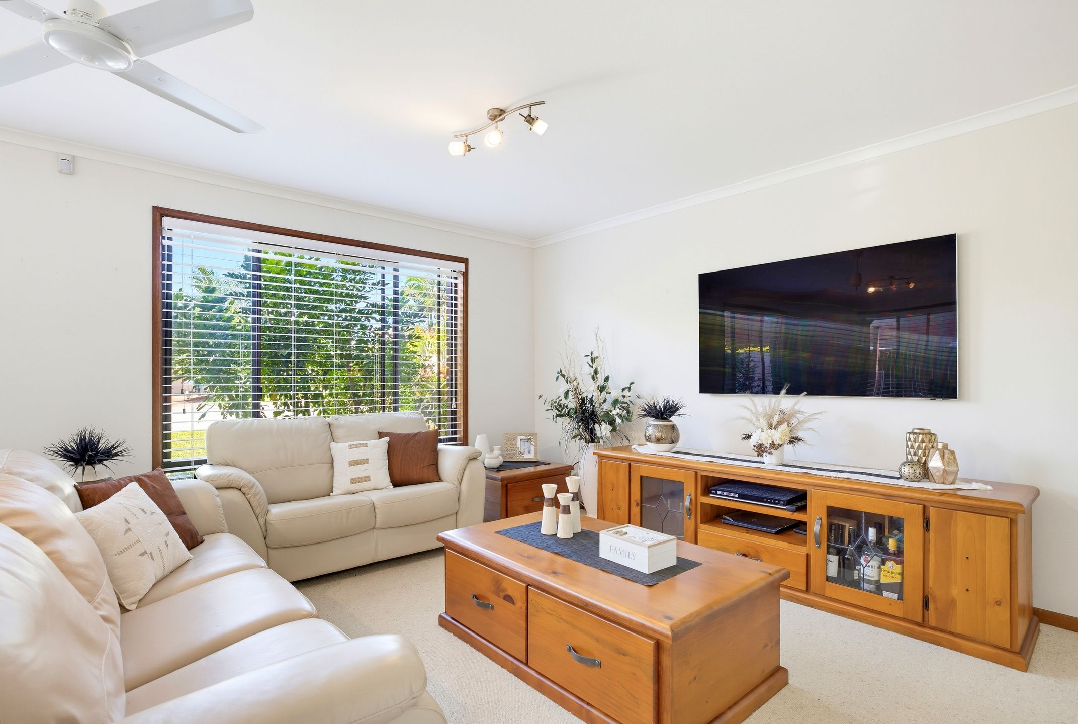 10 Satinbird Place — photo 10 of 29