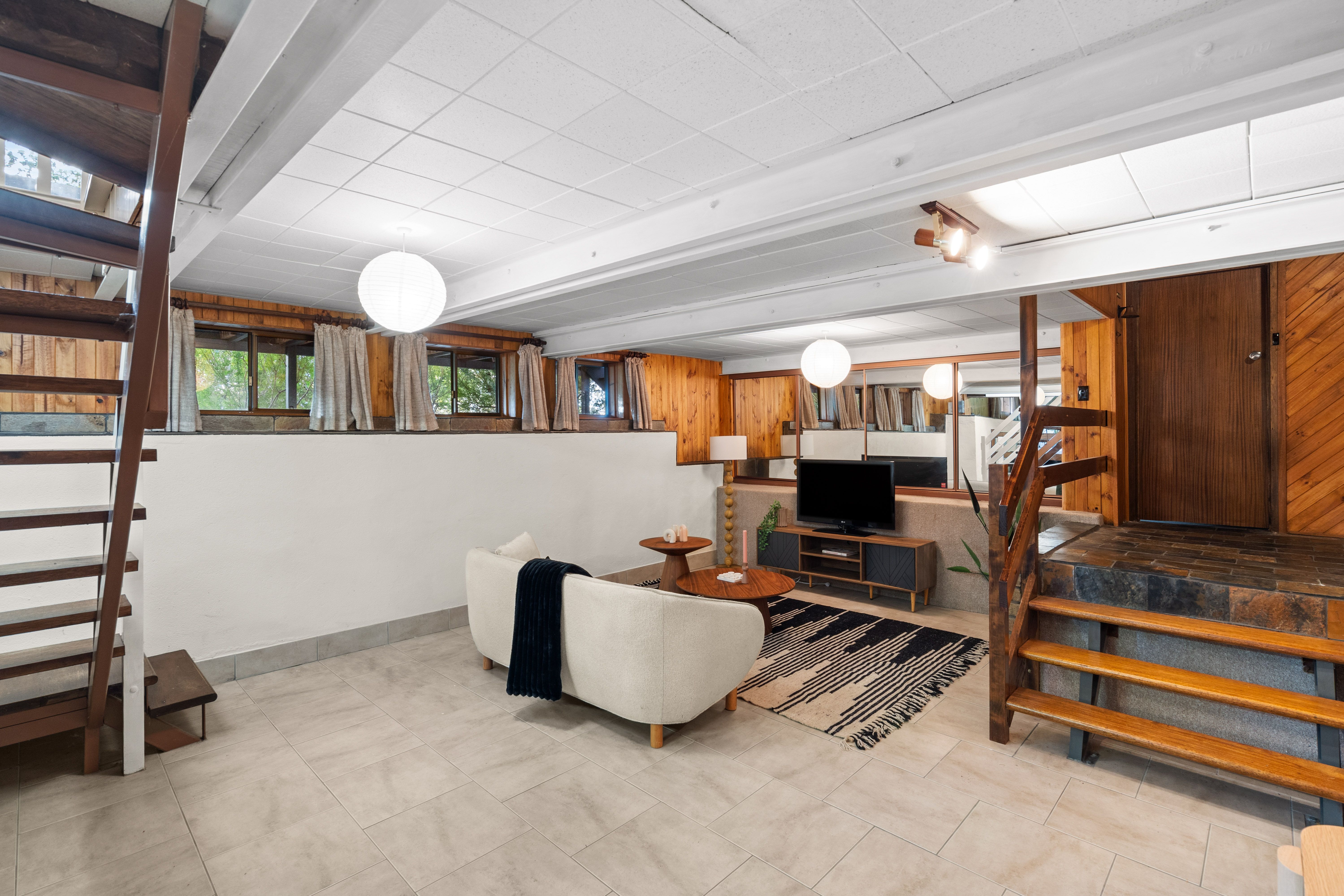 23 Laura Street — photo 10 of 24