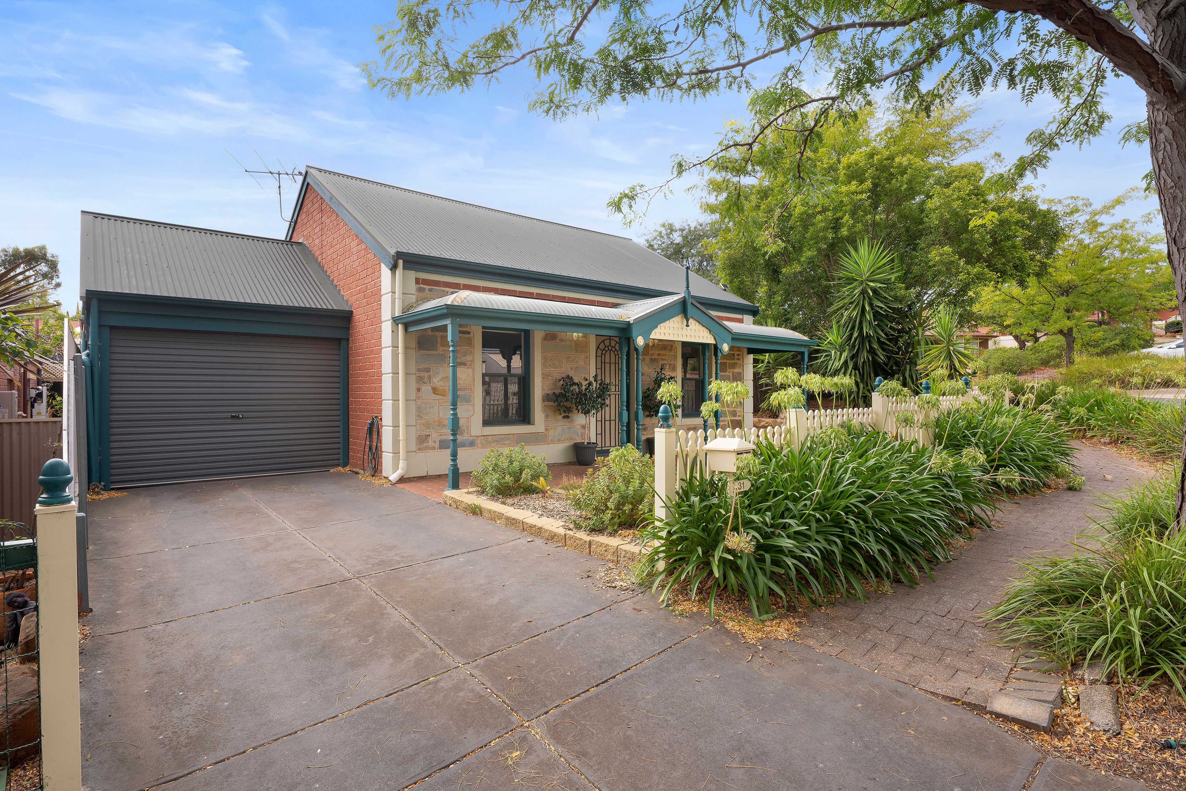 31 Featherstone Circuit, Greenwith, SA 5125
