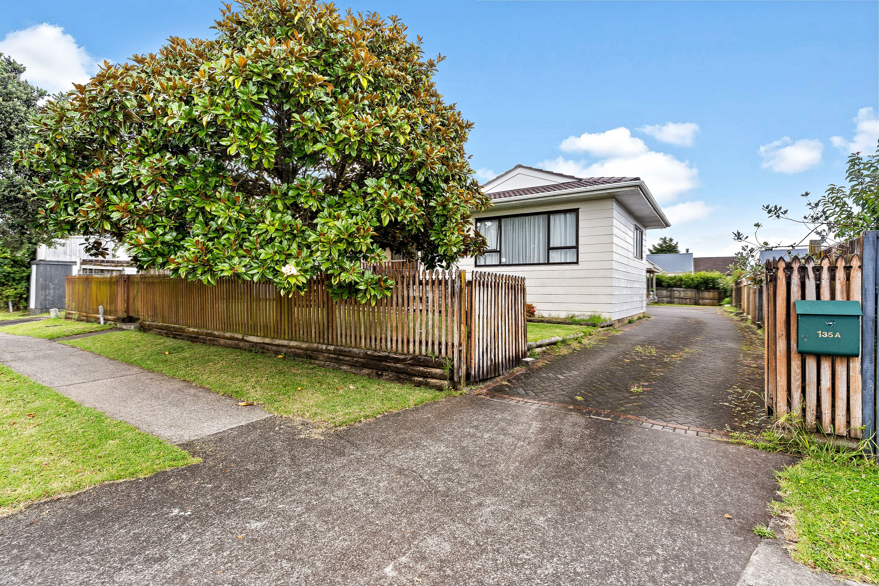 135 Pigeon Mountain Road, Half Moon Bay, Manukau City