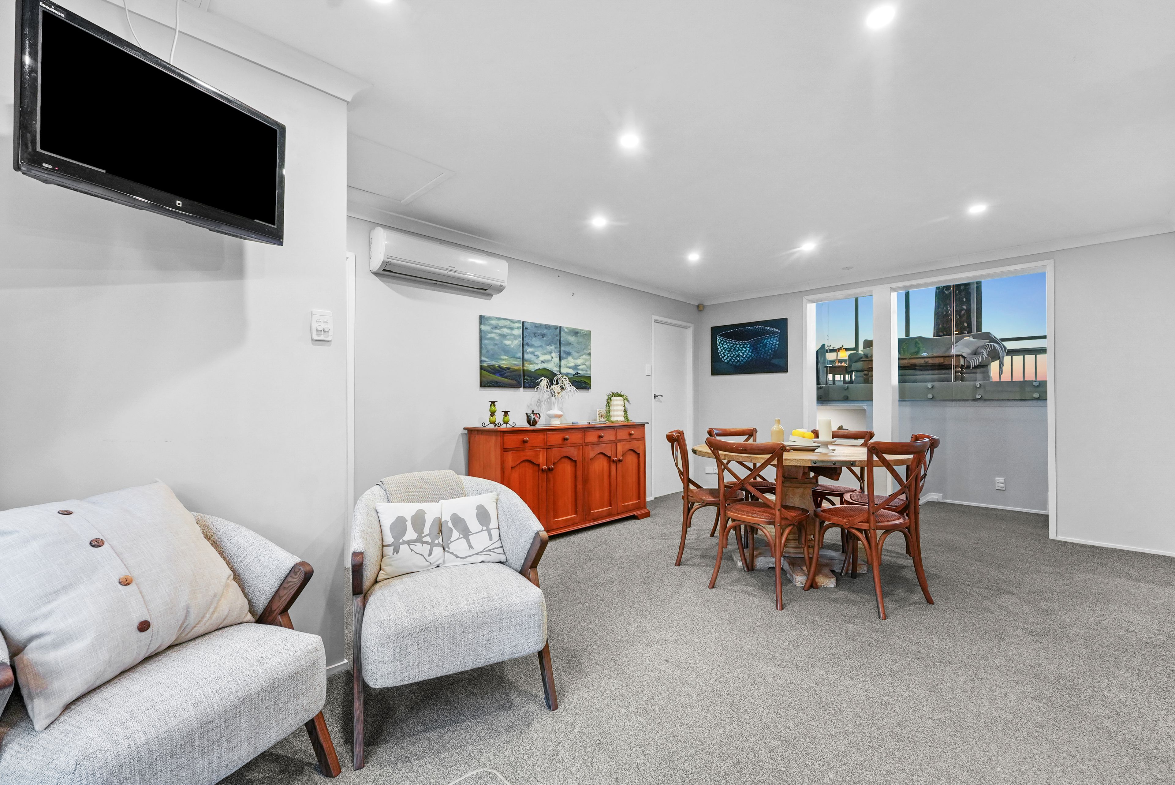 504 Beach Road, Murrays Bay, North Shore City