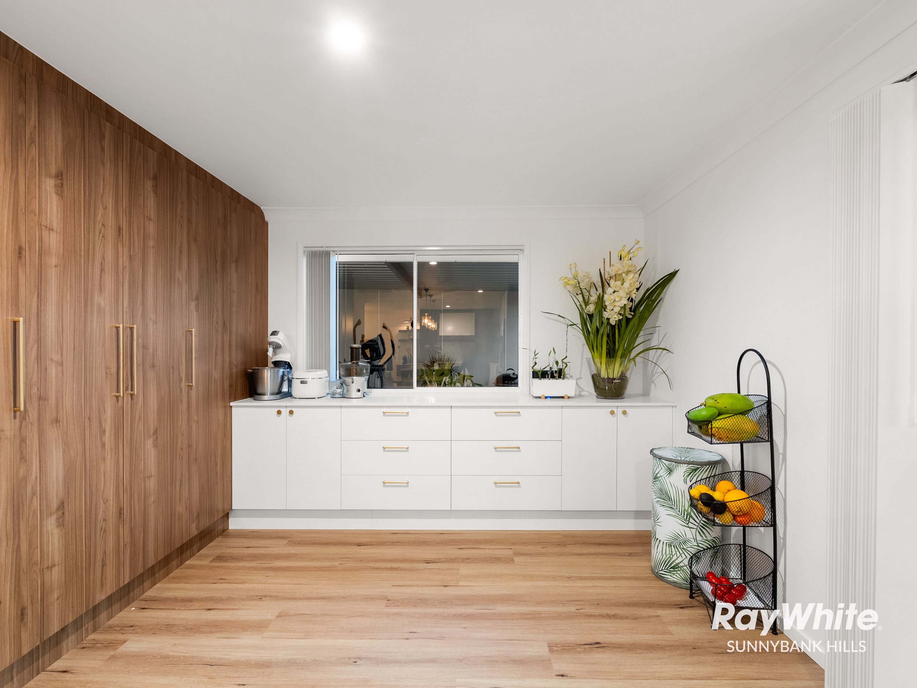 22 Cornell Close — photo 13 of 30