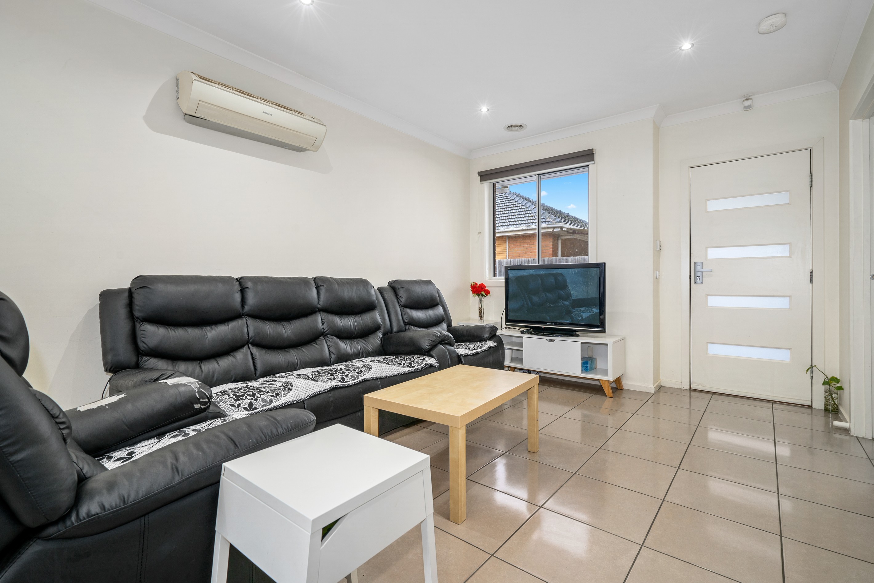 2/27 Anderson Street, Lalor, VIC 3075