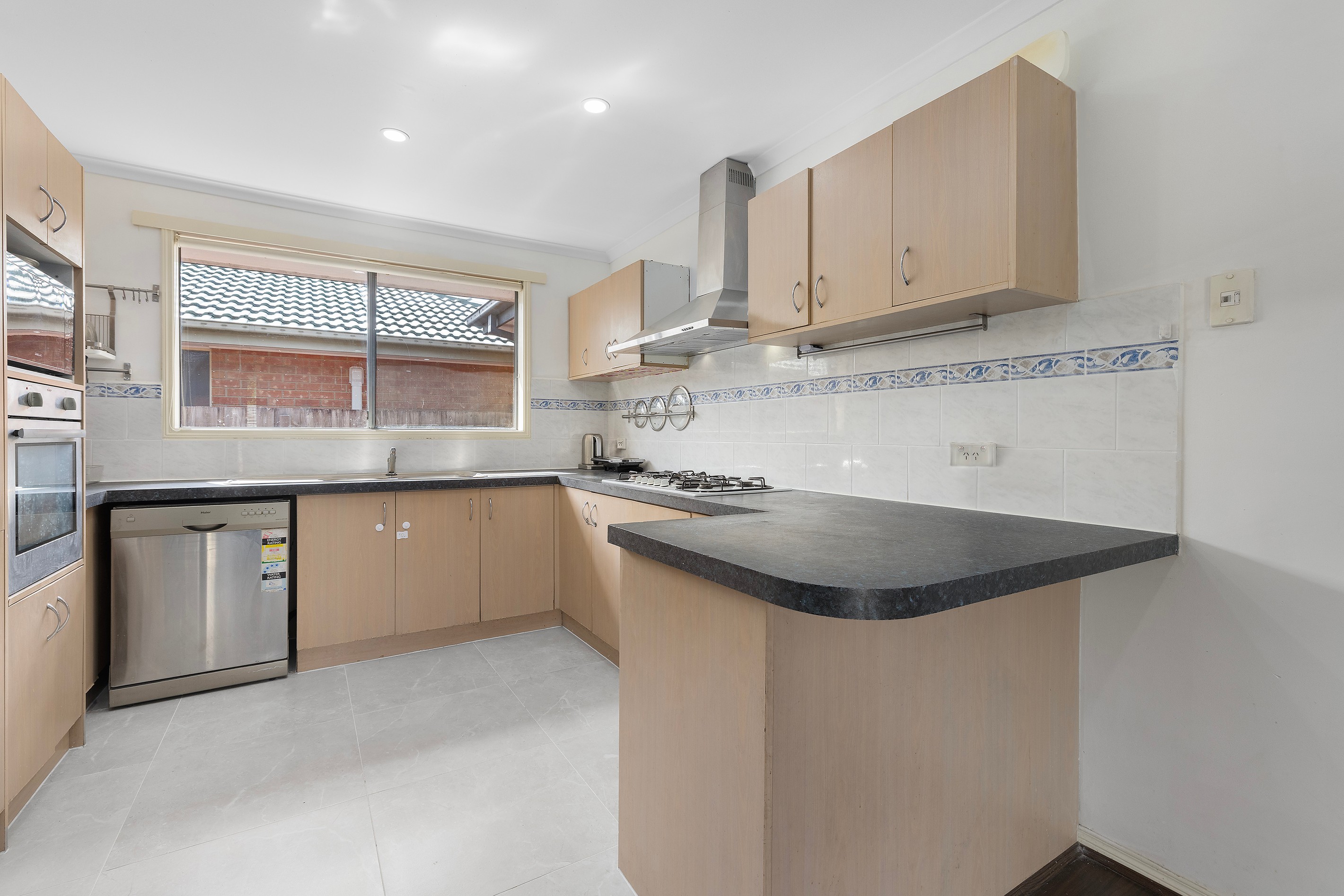 18 Chatham Close, Cranbourne East, VIC 3977