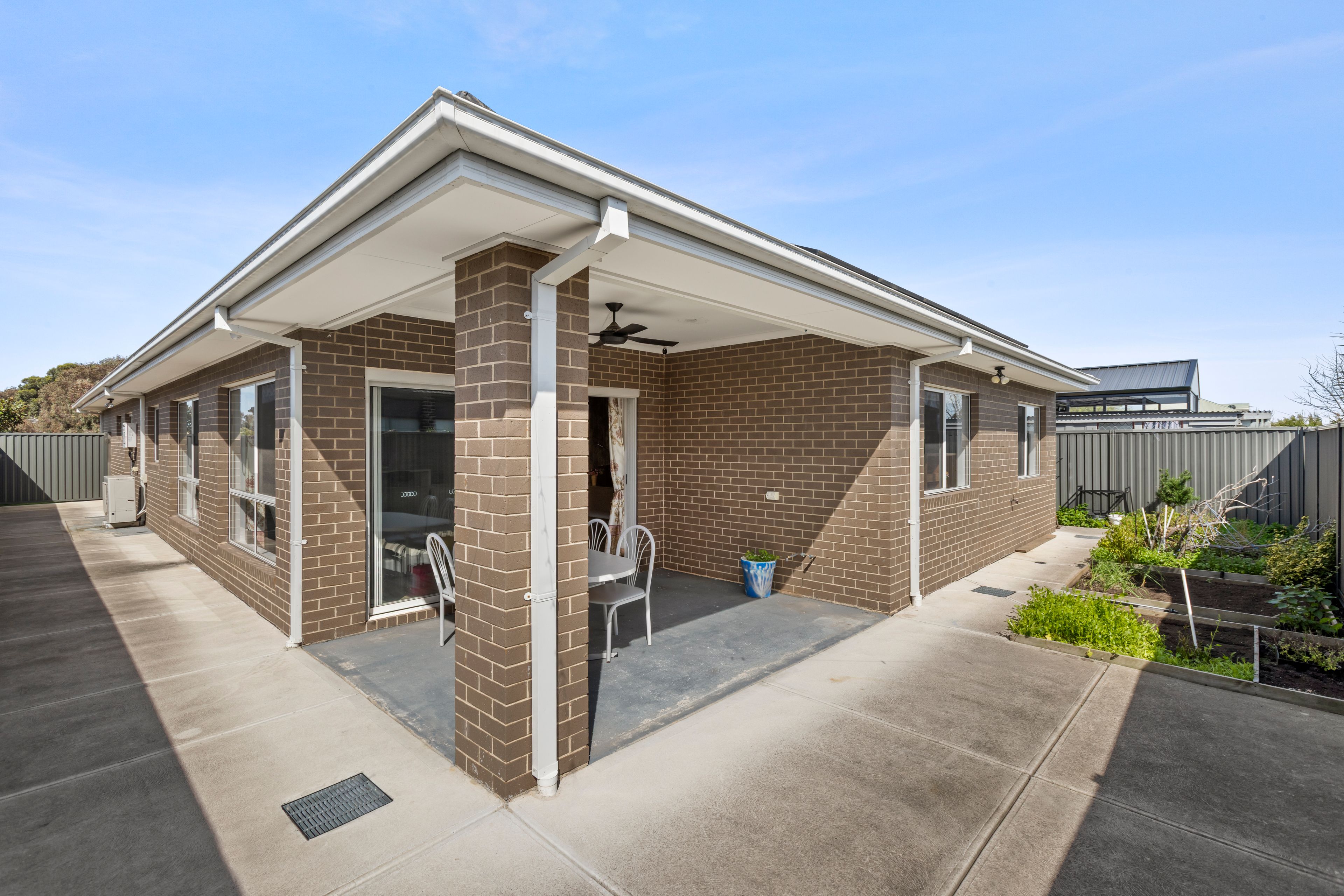 54 Canterbury Road West — photo 16 of 17