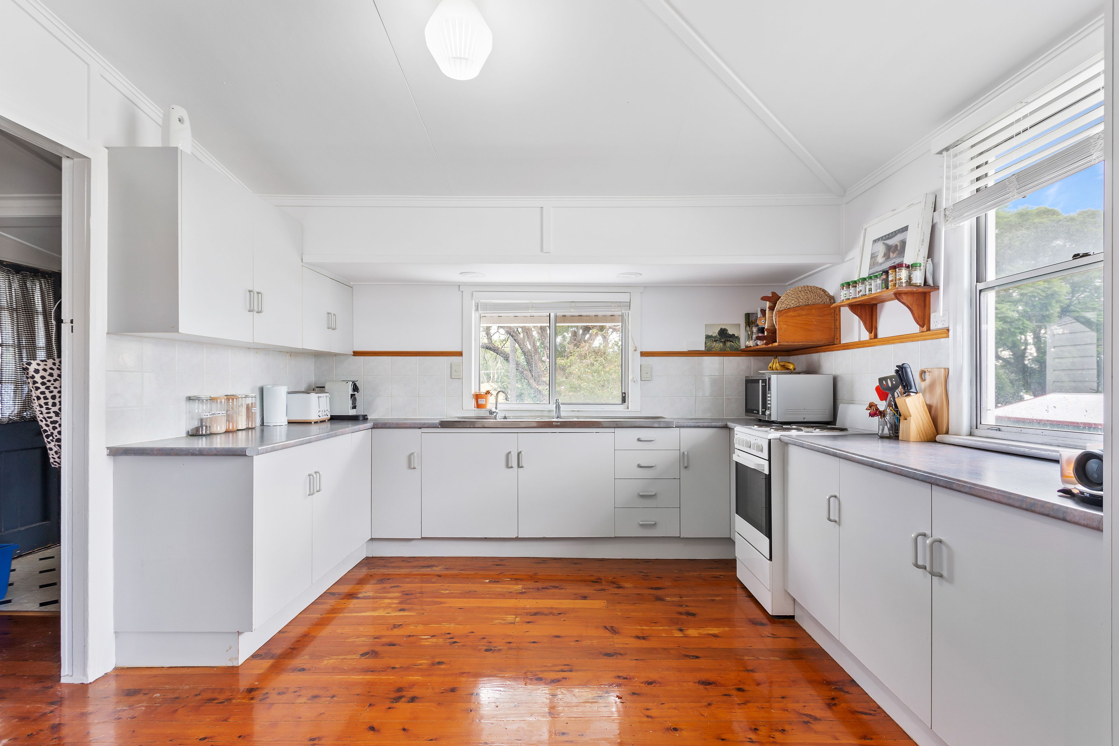27 Yandilla Street — photo 4 of 14