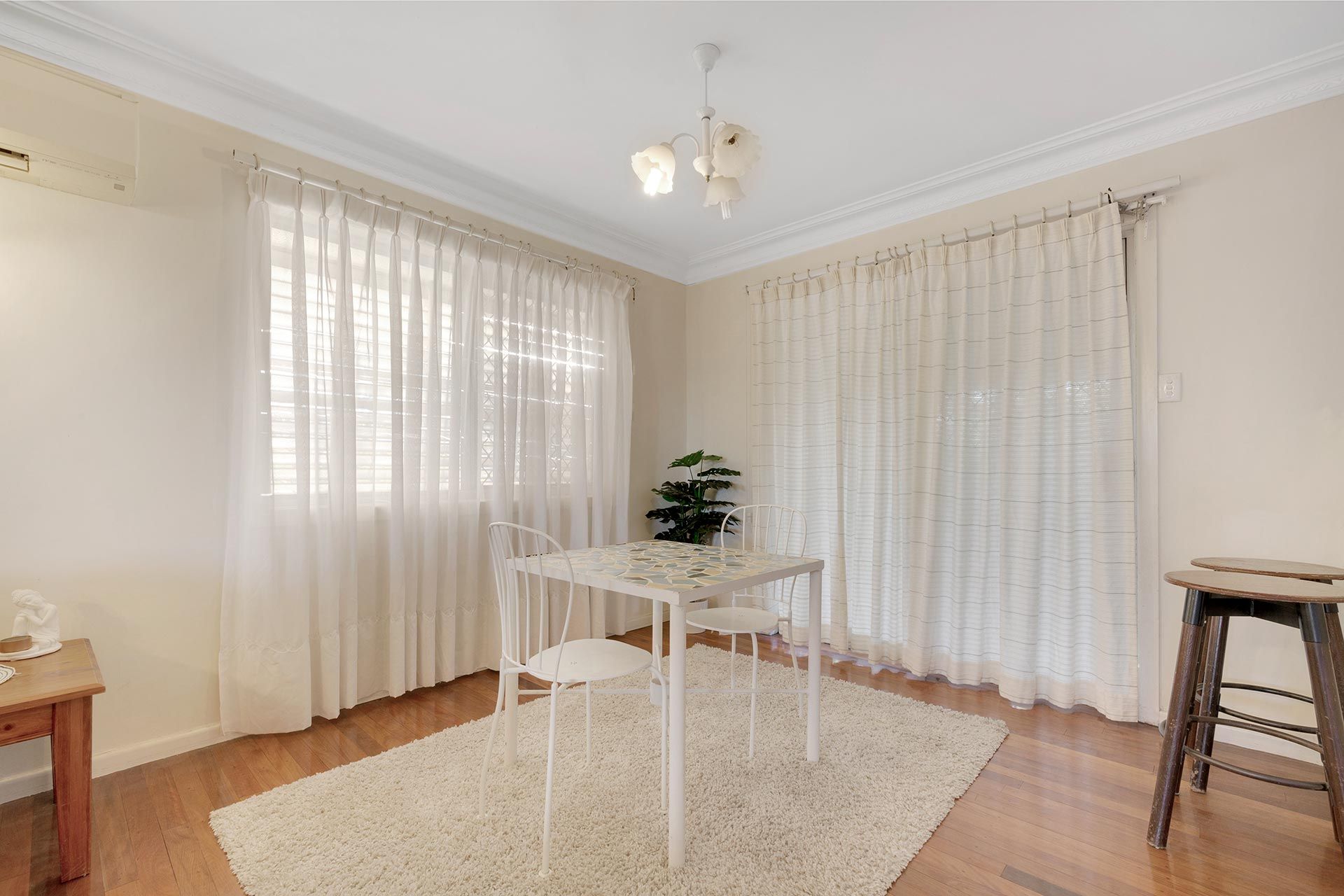 2 Fernshaw Street, Macgregor, QLD 4109