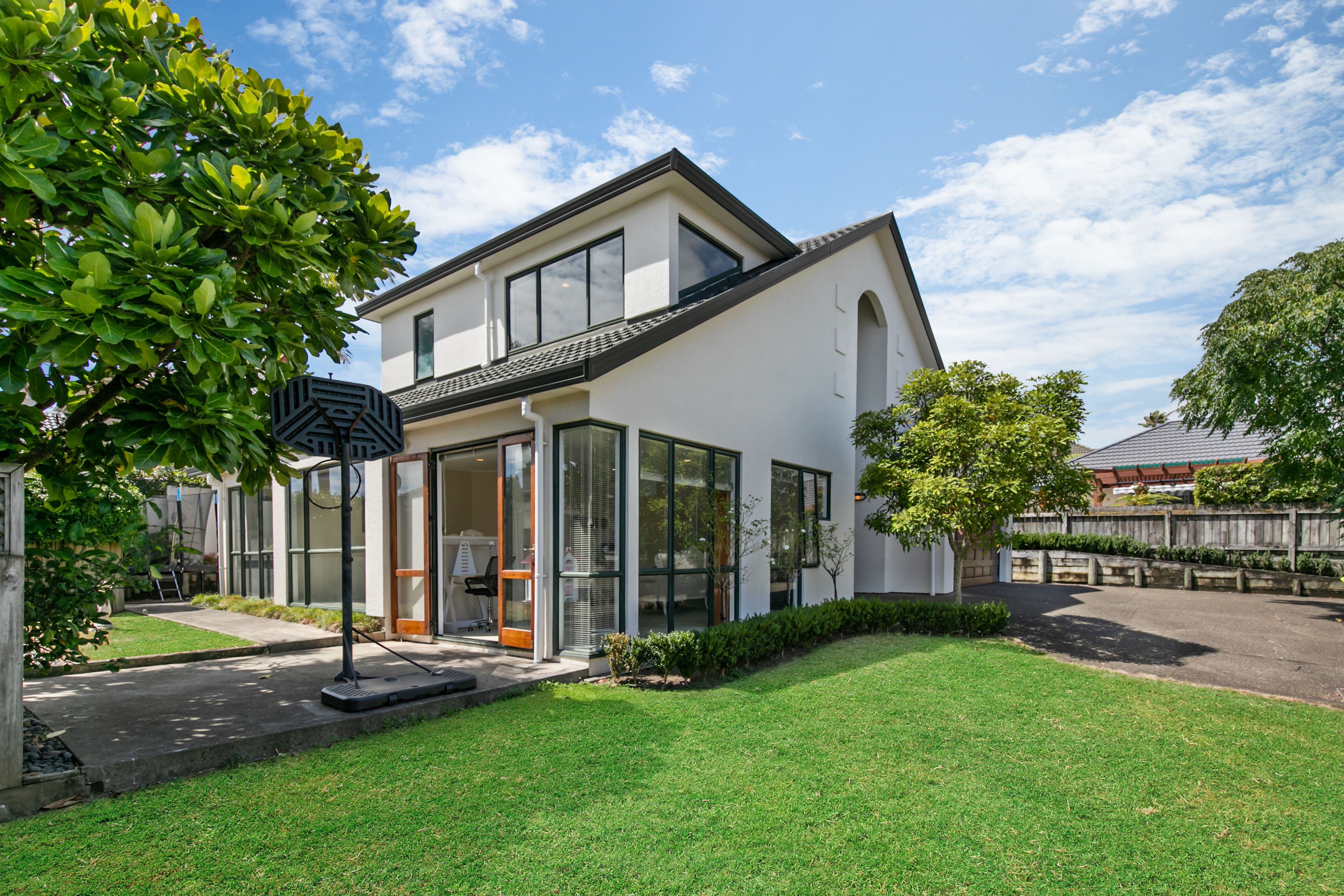 2/44 Jane Eyre Drive, Somerville, Manukau City