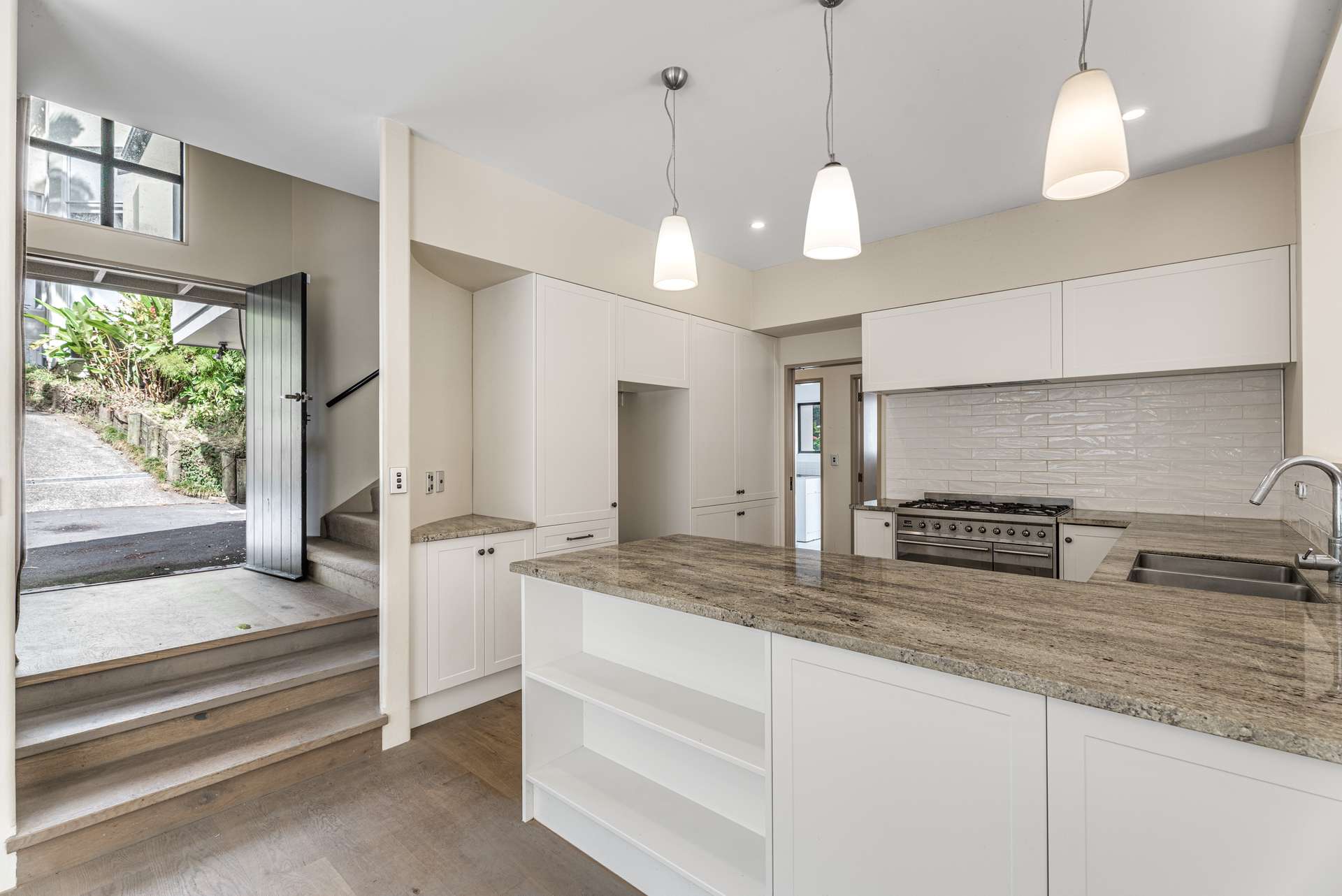 16b Abbotts Way photo 10