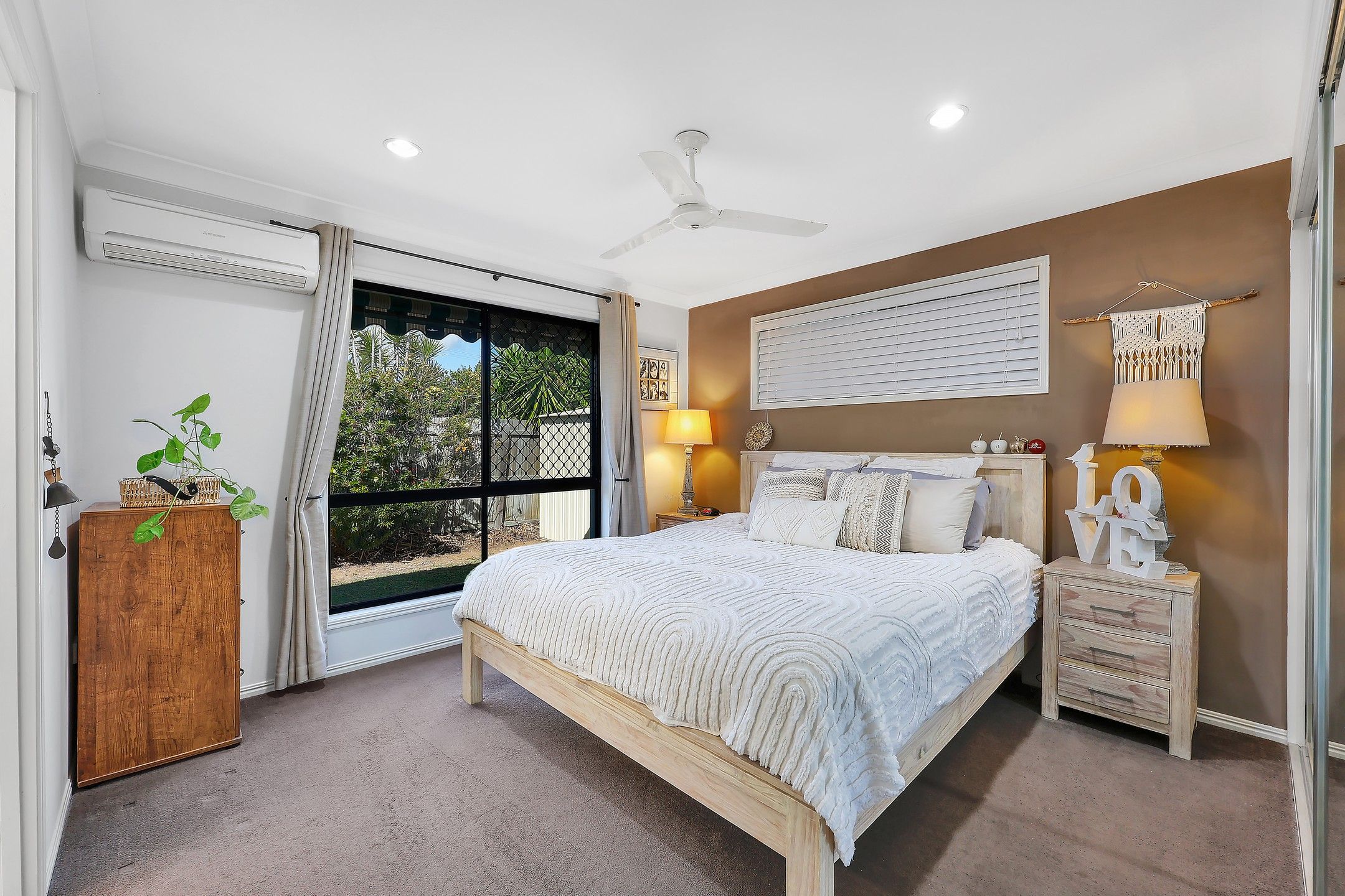 1/4A Hillvue Crescent — photo 15 of 28