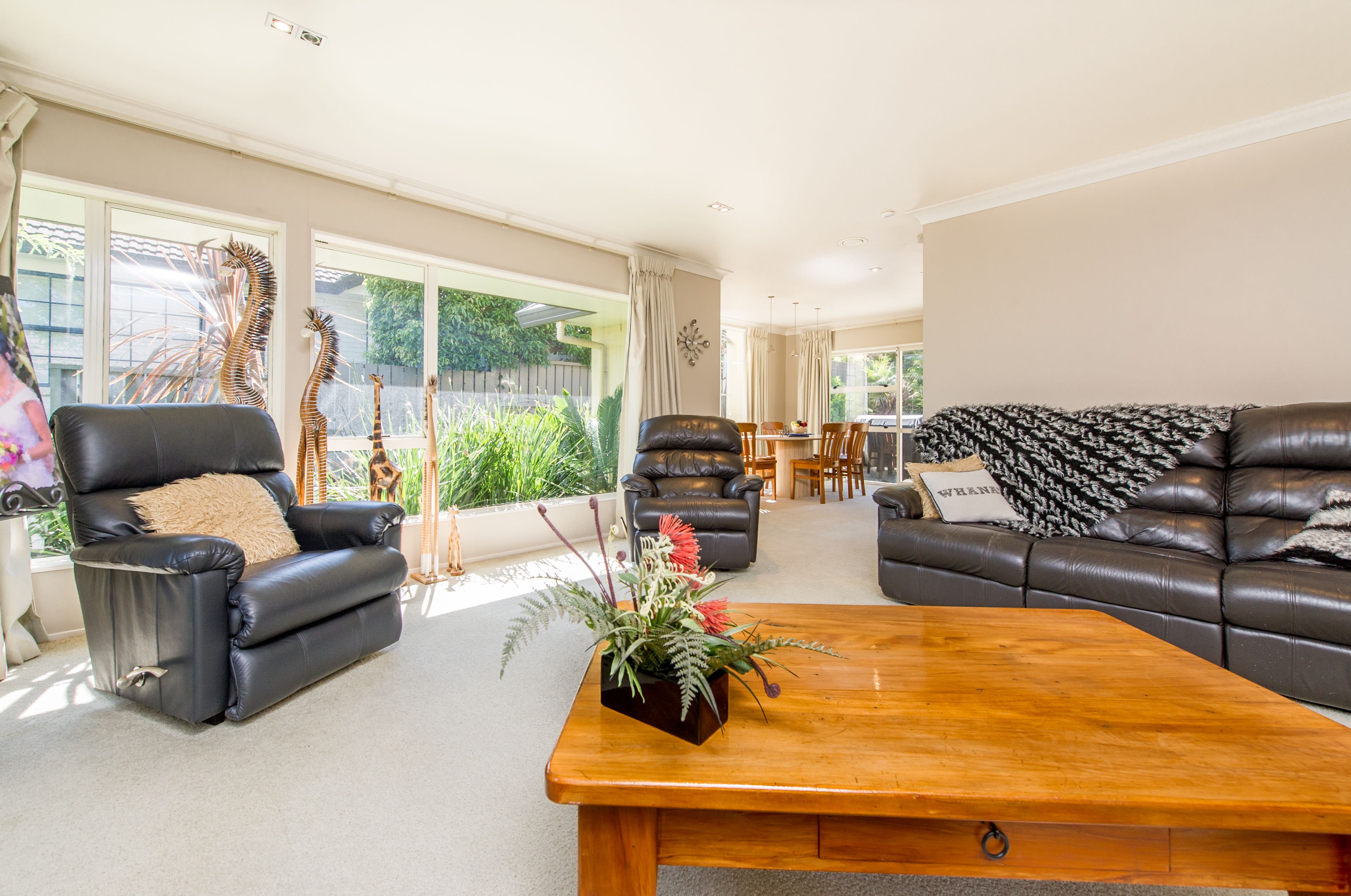 70 Meadowland Drive, Somerville, Manukau City