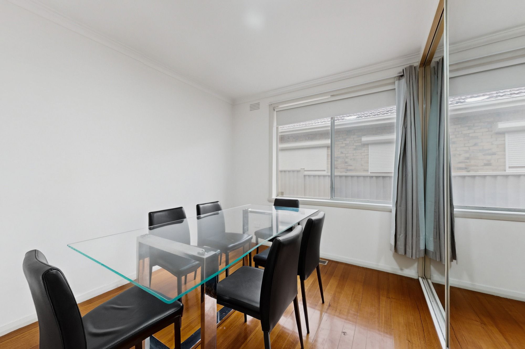135 John Street — photo 4 of 14