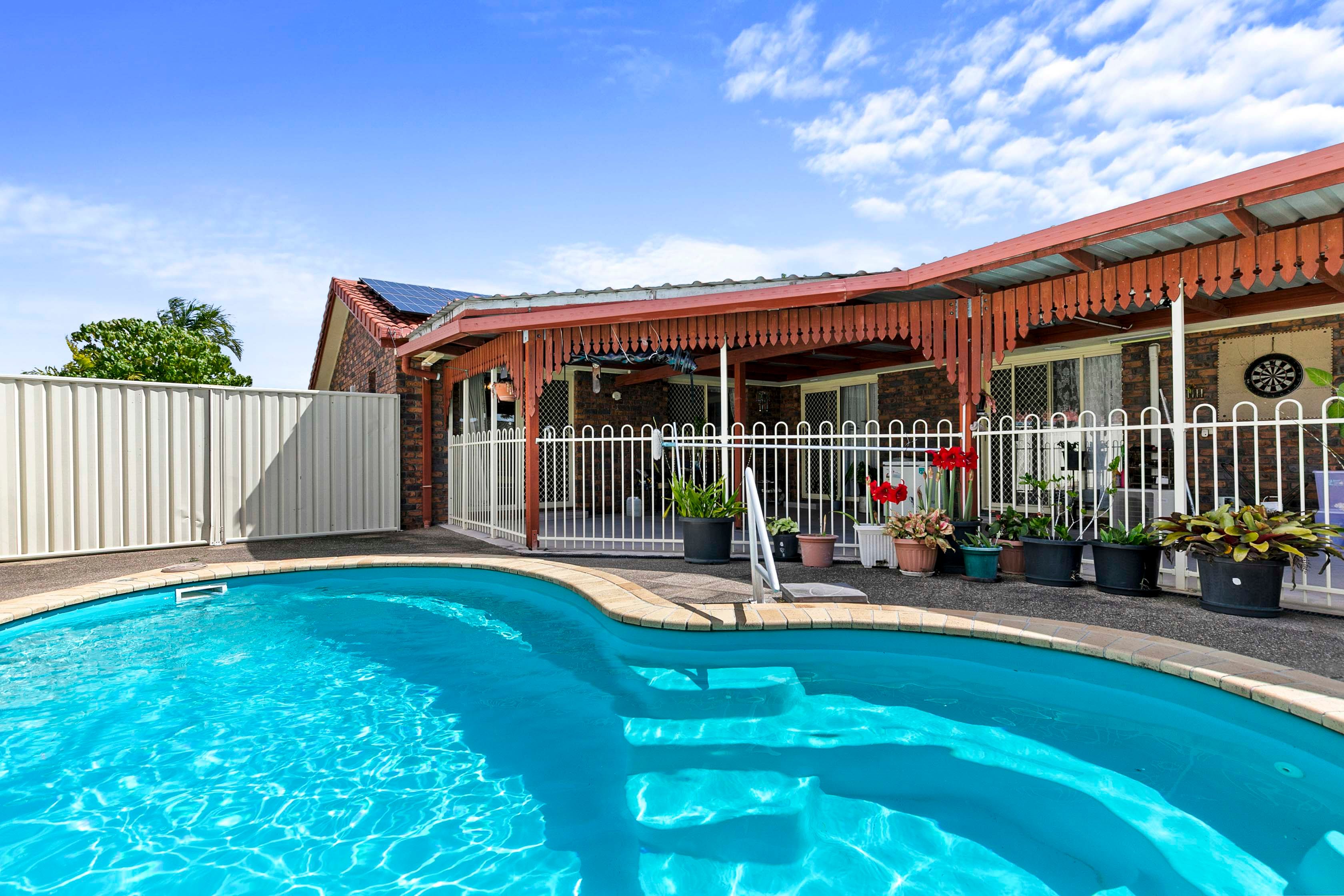 54 Bayrise Drive, Urangan, QLD 4655
