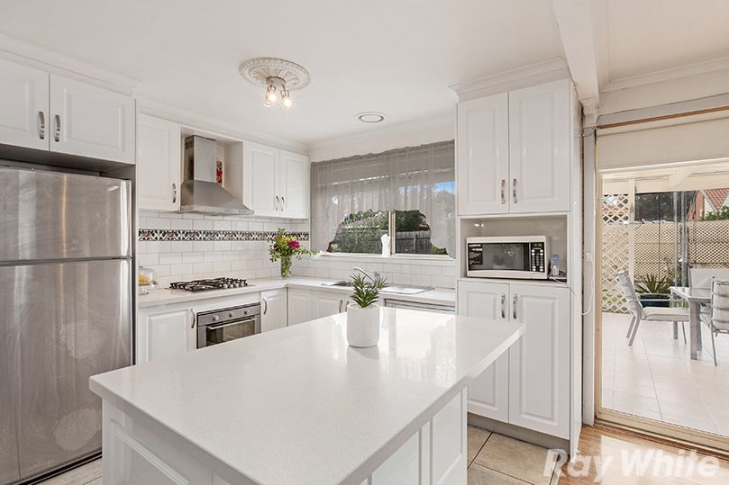 4 Walsh Court, Mill Park, VIC 3082