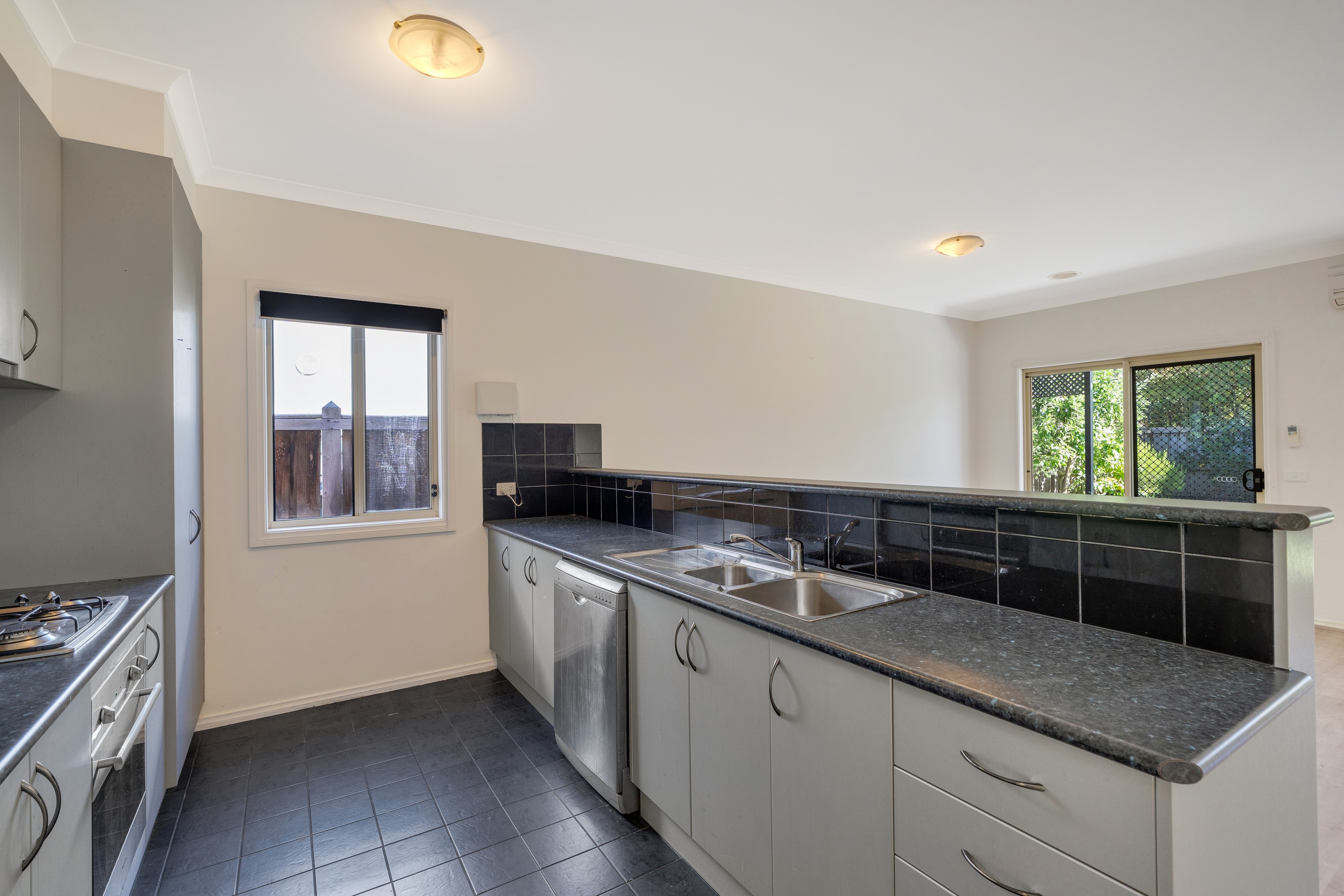 14 The Garlands, Craigieburn, VIC 3064