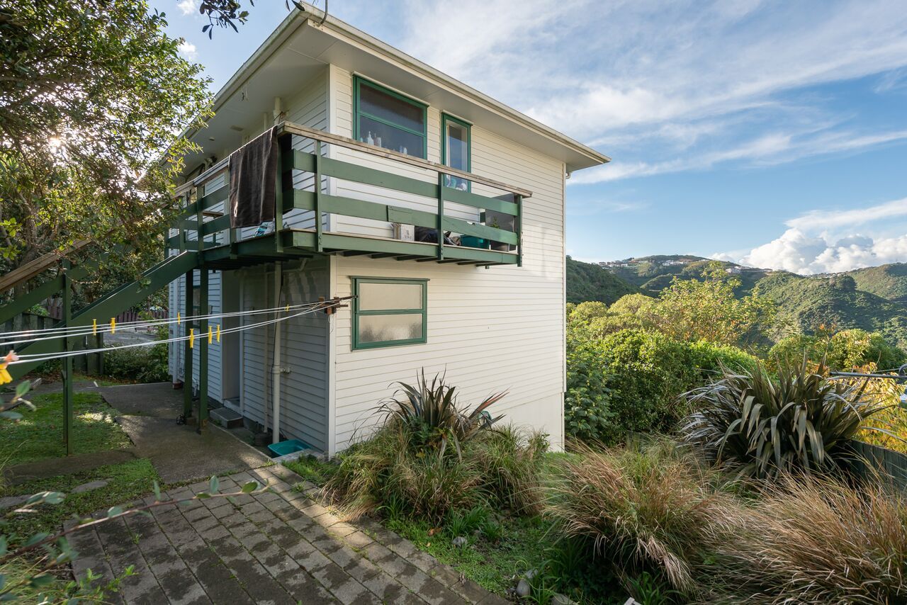 6A and 6B Narbada Crescent, Khandallah, Wellington City