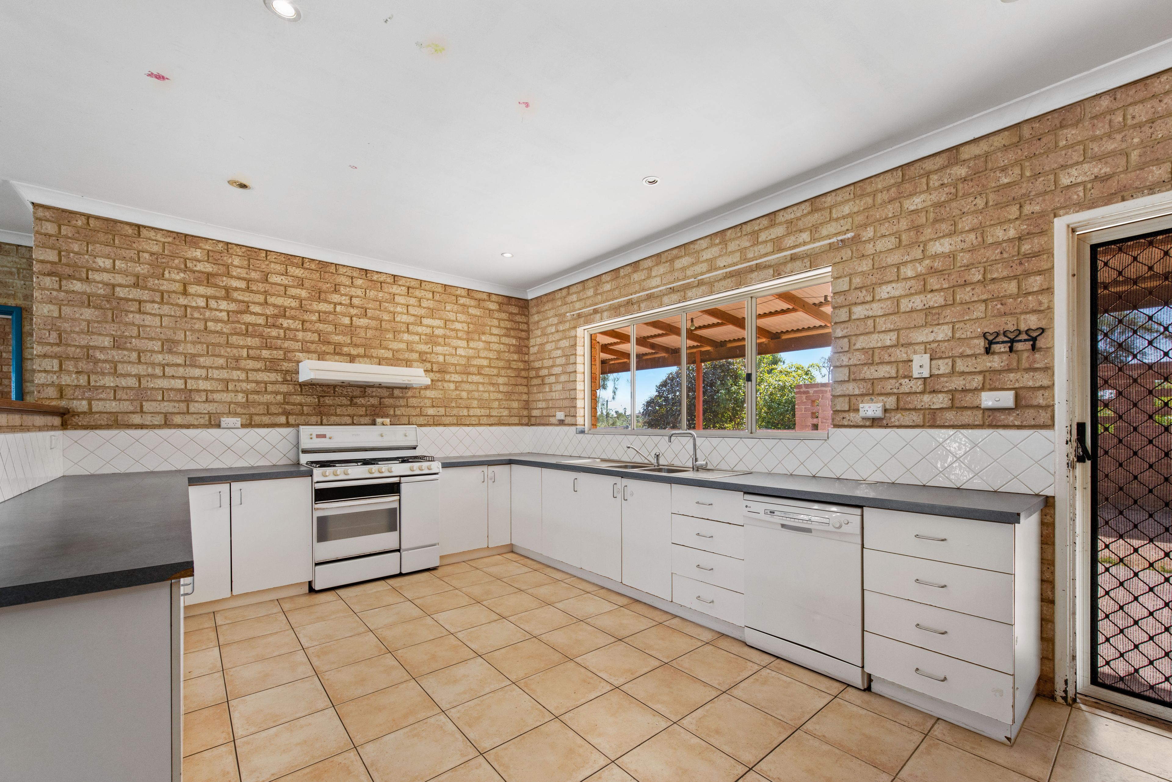 10 Brook Street, Northampton, WA 6535