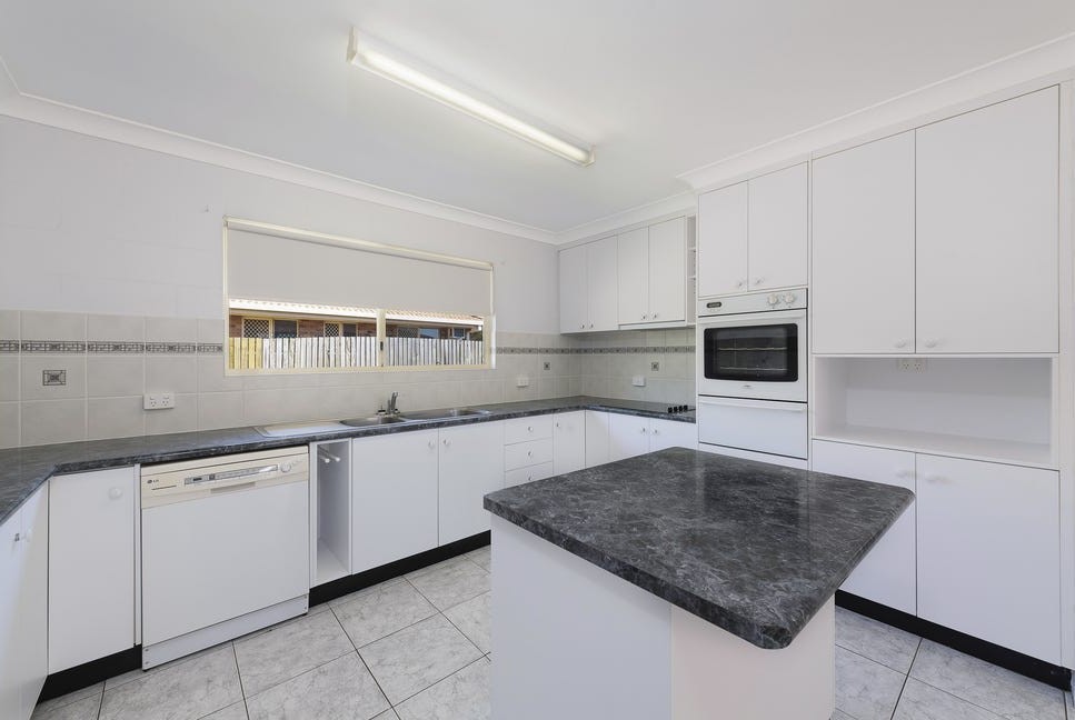 20 Alexander Drive, Moore Park Beach, QLD 4670