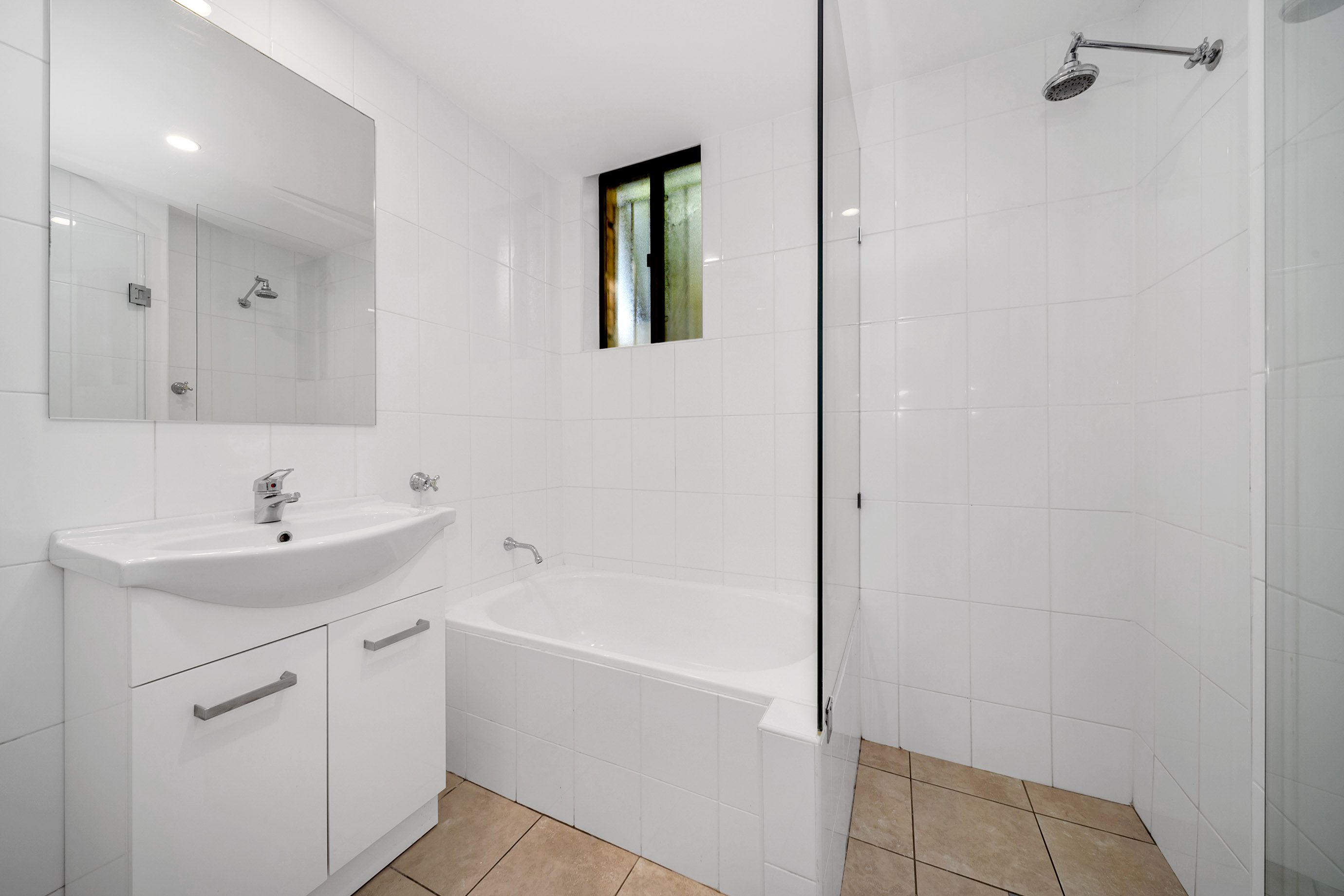 3/57 Elizabeth Bay Road — photo 4 of 5