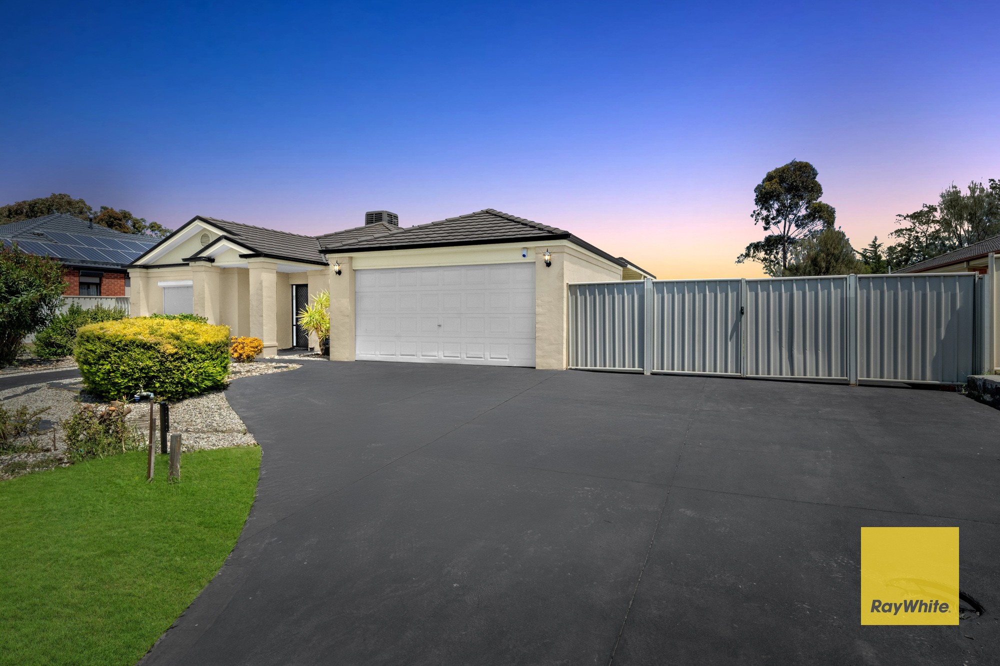 7 Hinchinbrook Close, Caroline Springs, VIC 3023