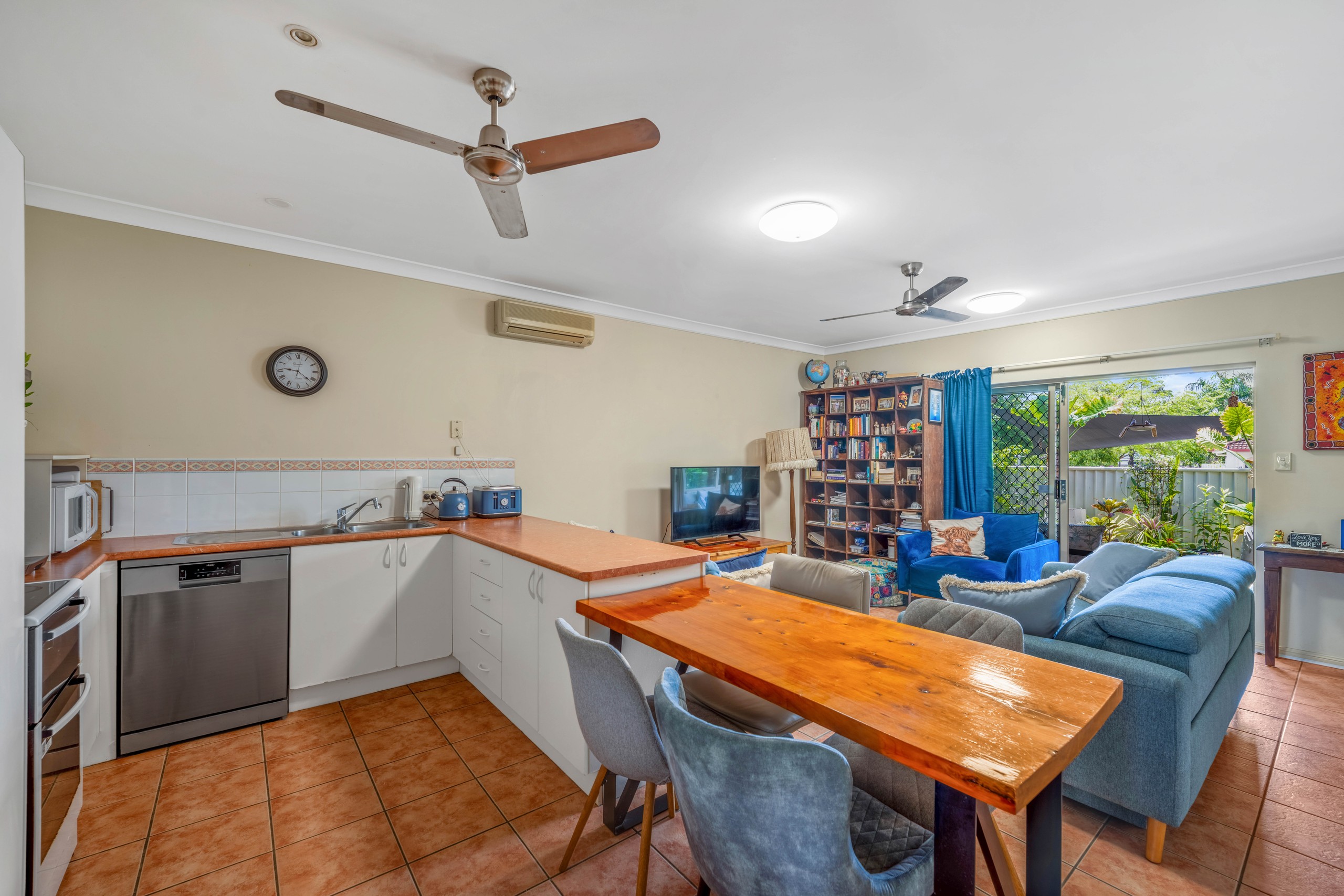 1/9-11 Oyster Court, Trinity Beach, QLD 4879