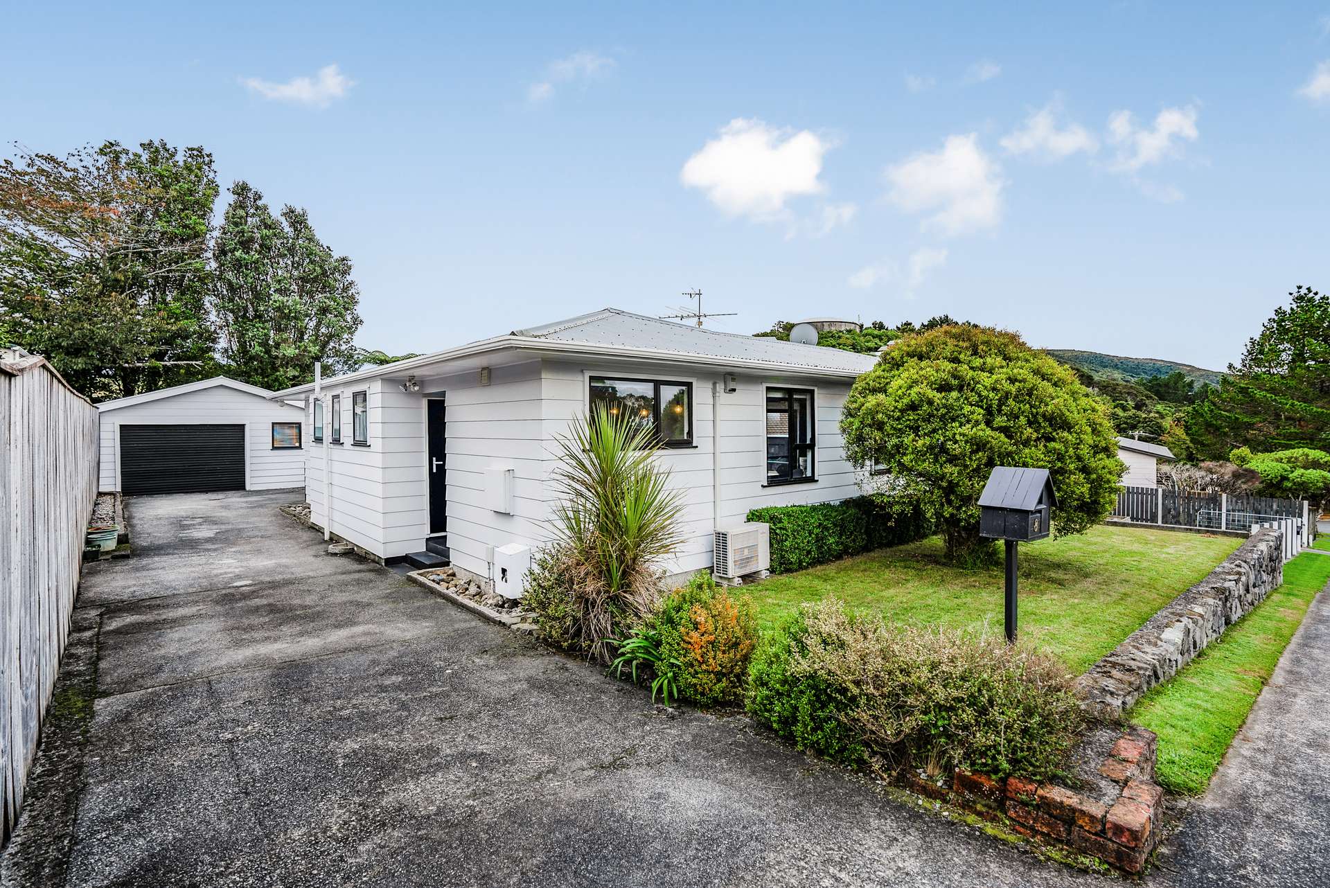 8 Drummond Crescent photo 1