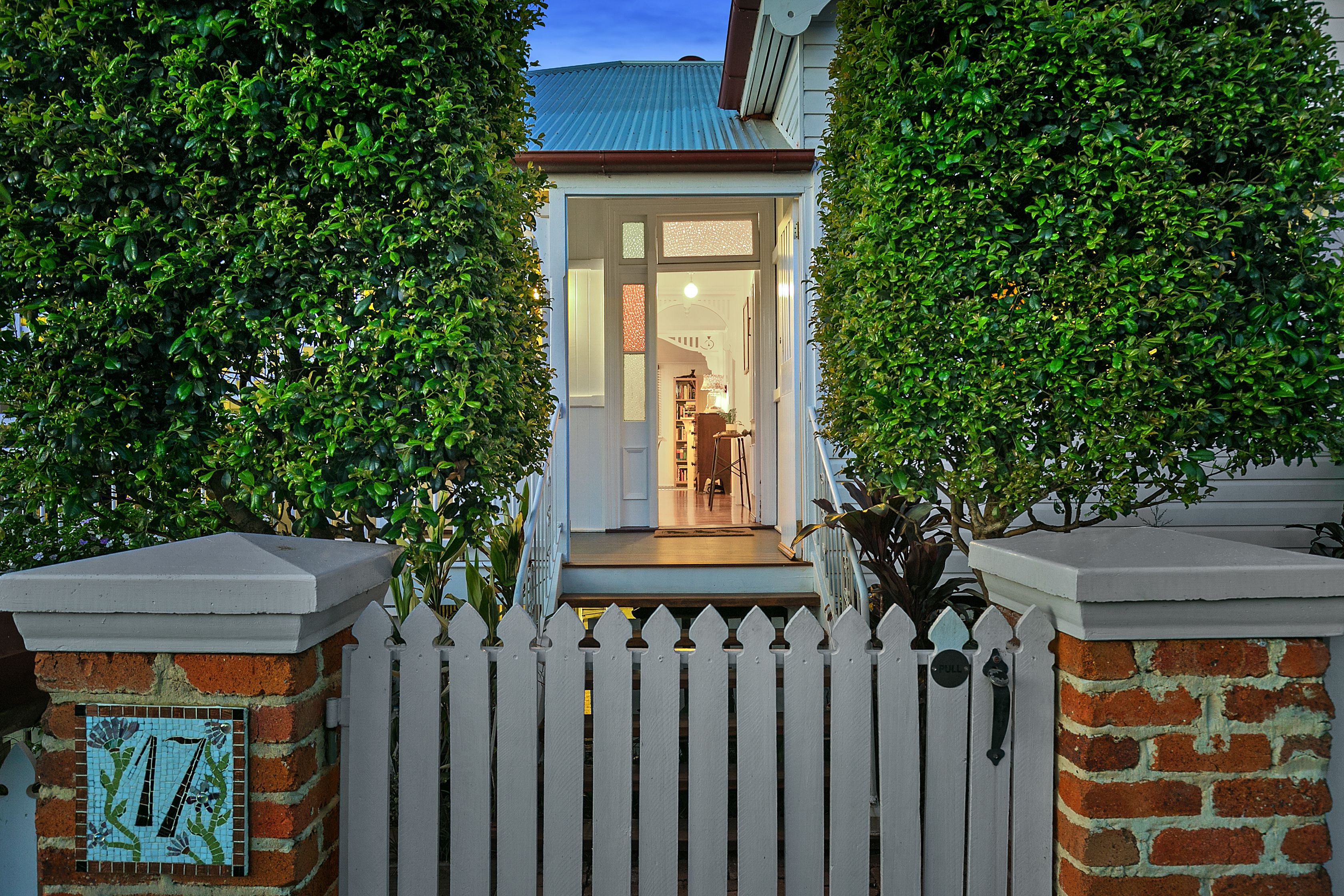 17 Kintore Street, Annerley, QLD 4103