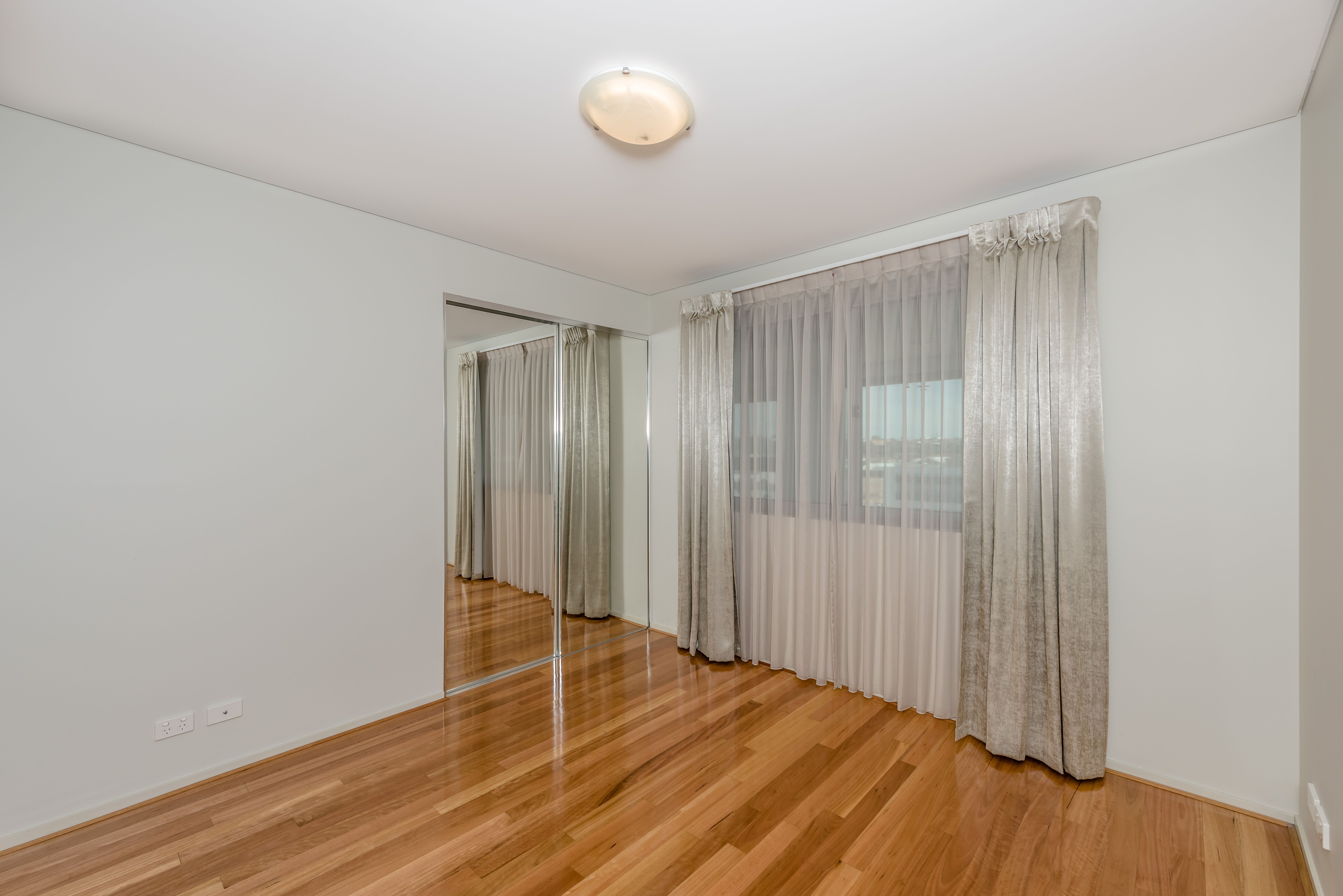 24/7 Forrest Street, Geraldton, WA 6530