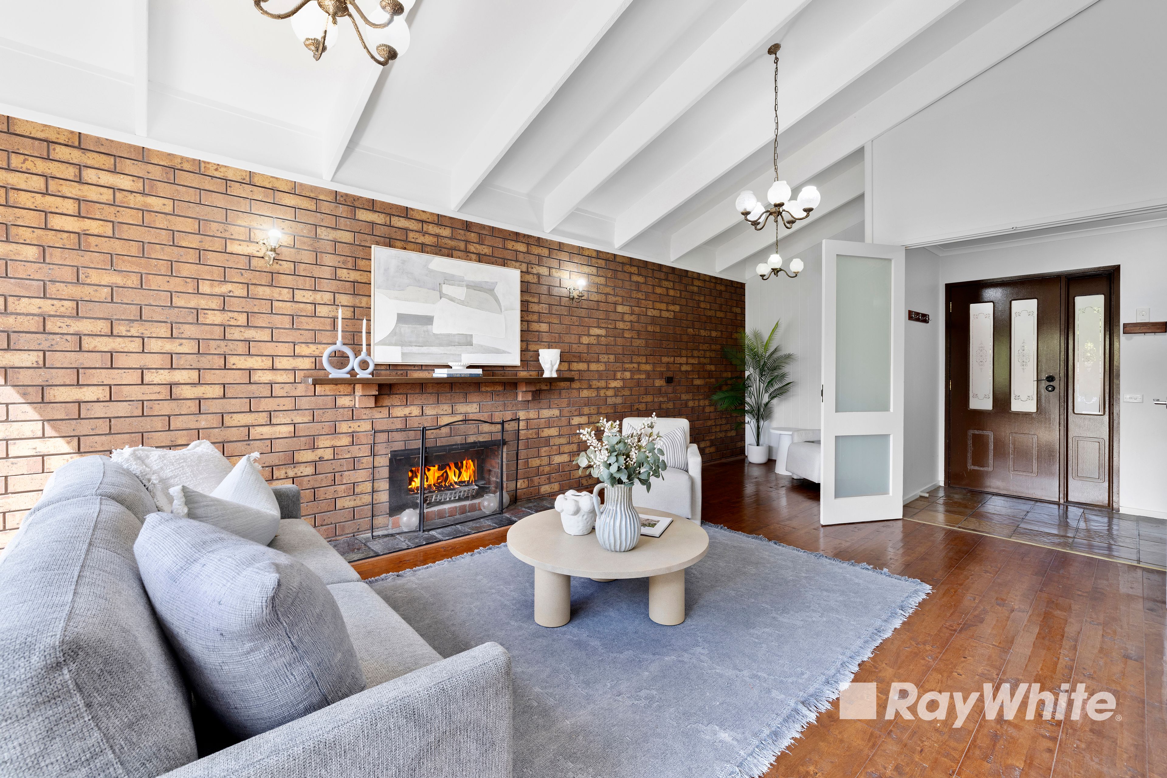 84 Chalcot Drive — photo 3 of 22