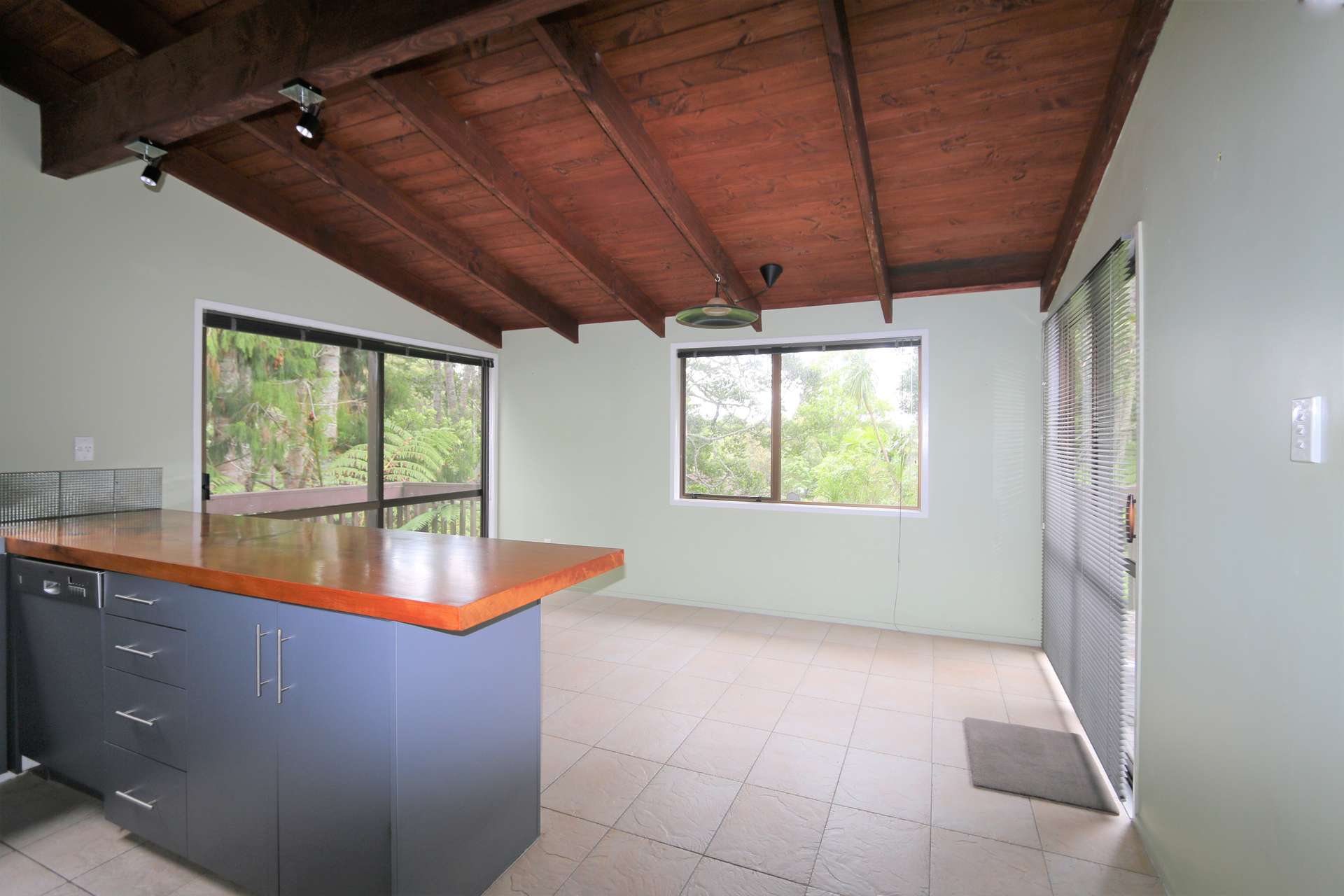 109 Wirihana Road photo 1