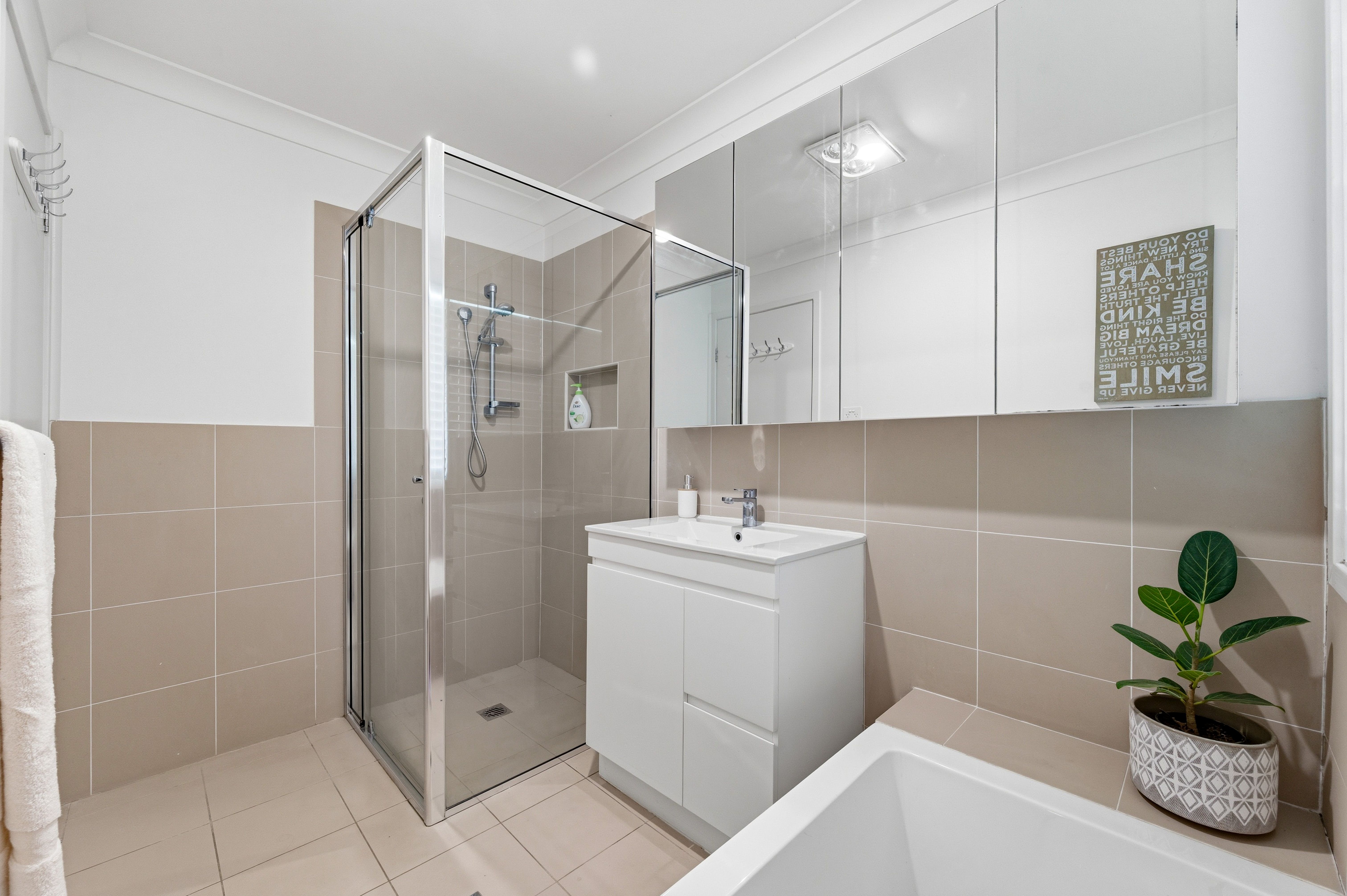 2 Lang Place, Glenmore Park, NSW