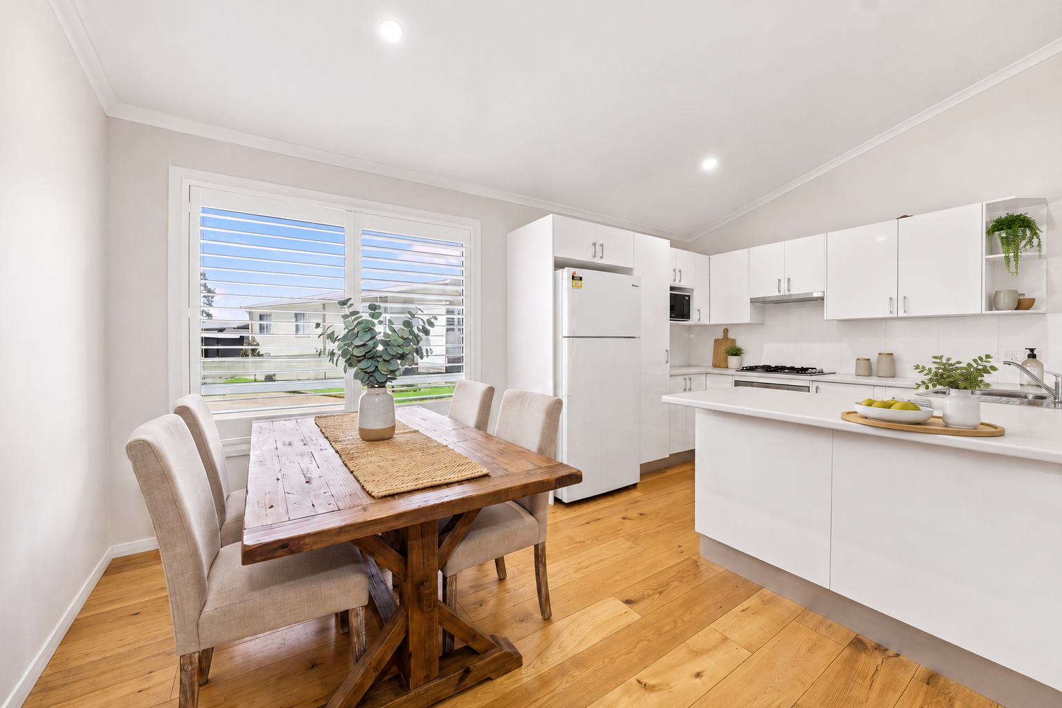 120/68 Pacific Highway — photo 4 of 12