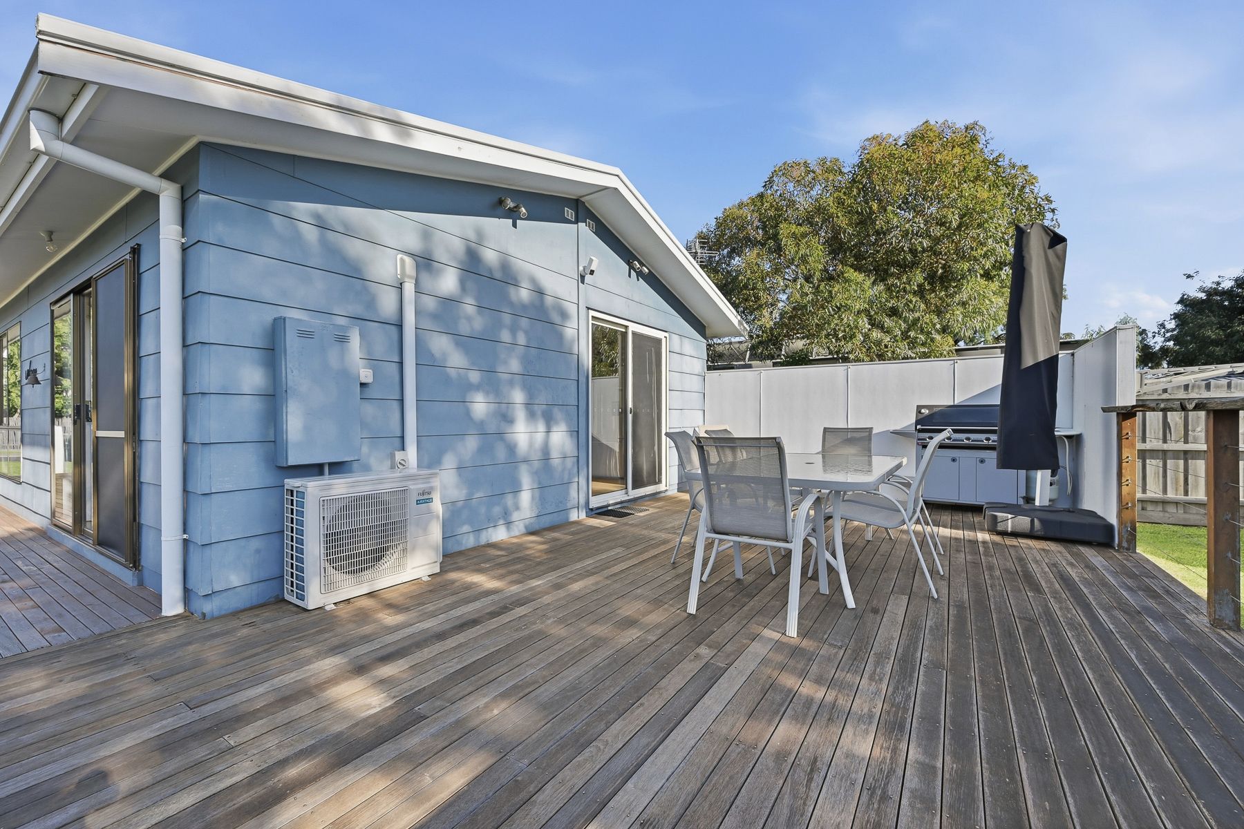 102 Anglers Road — photo 9 of 19