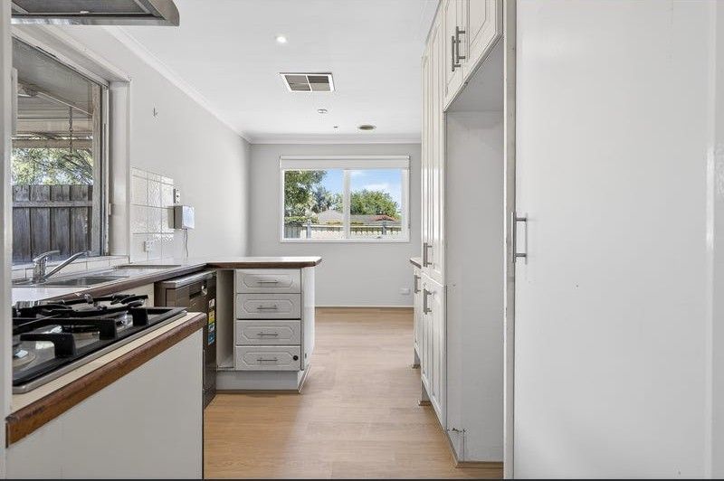 12 Monahans Road — photo 3 of 20