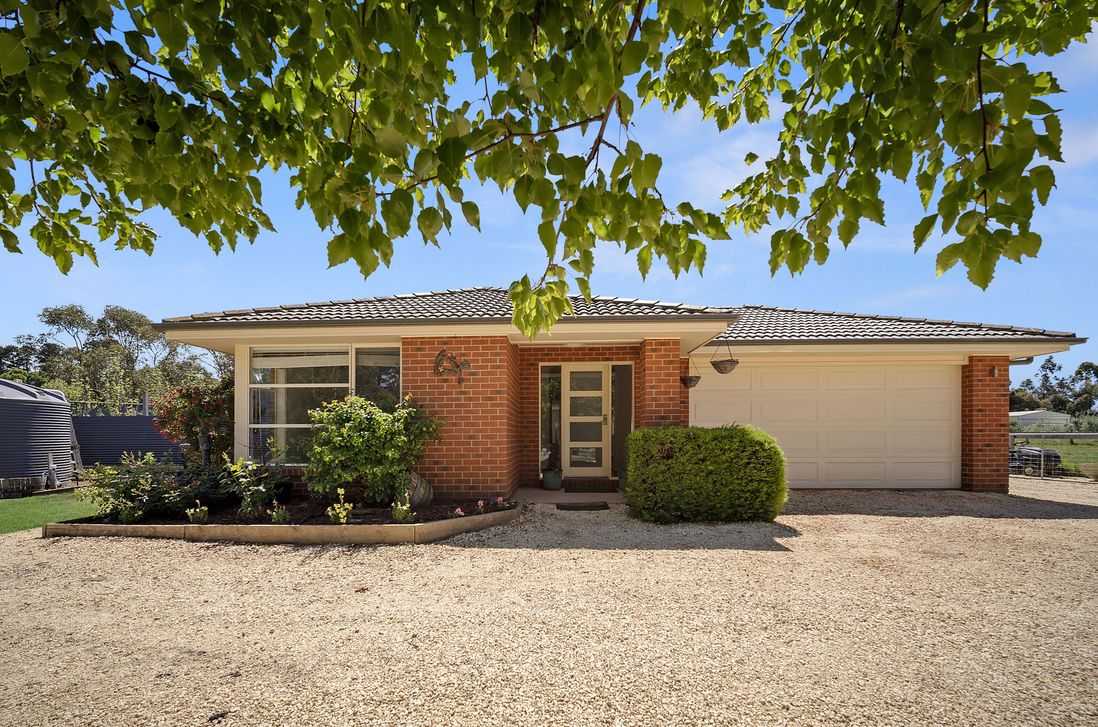 11 Kirkstall-Koroit Road — photo 12 of 13