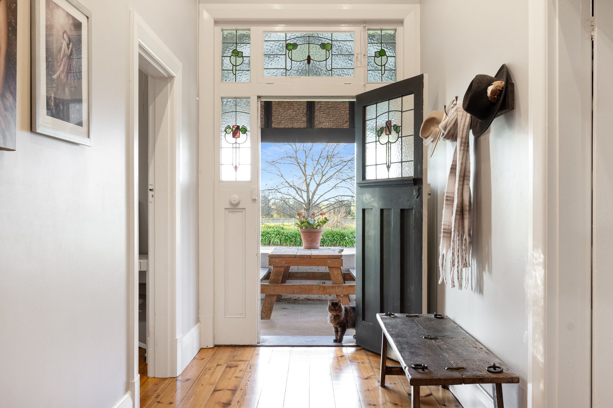 389 Wynham Road — photo 4 of 30