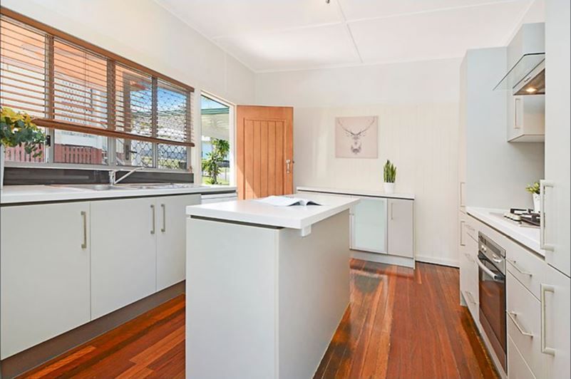 10 Mar Street, Holland Park, QLD 4121