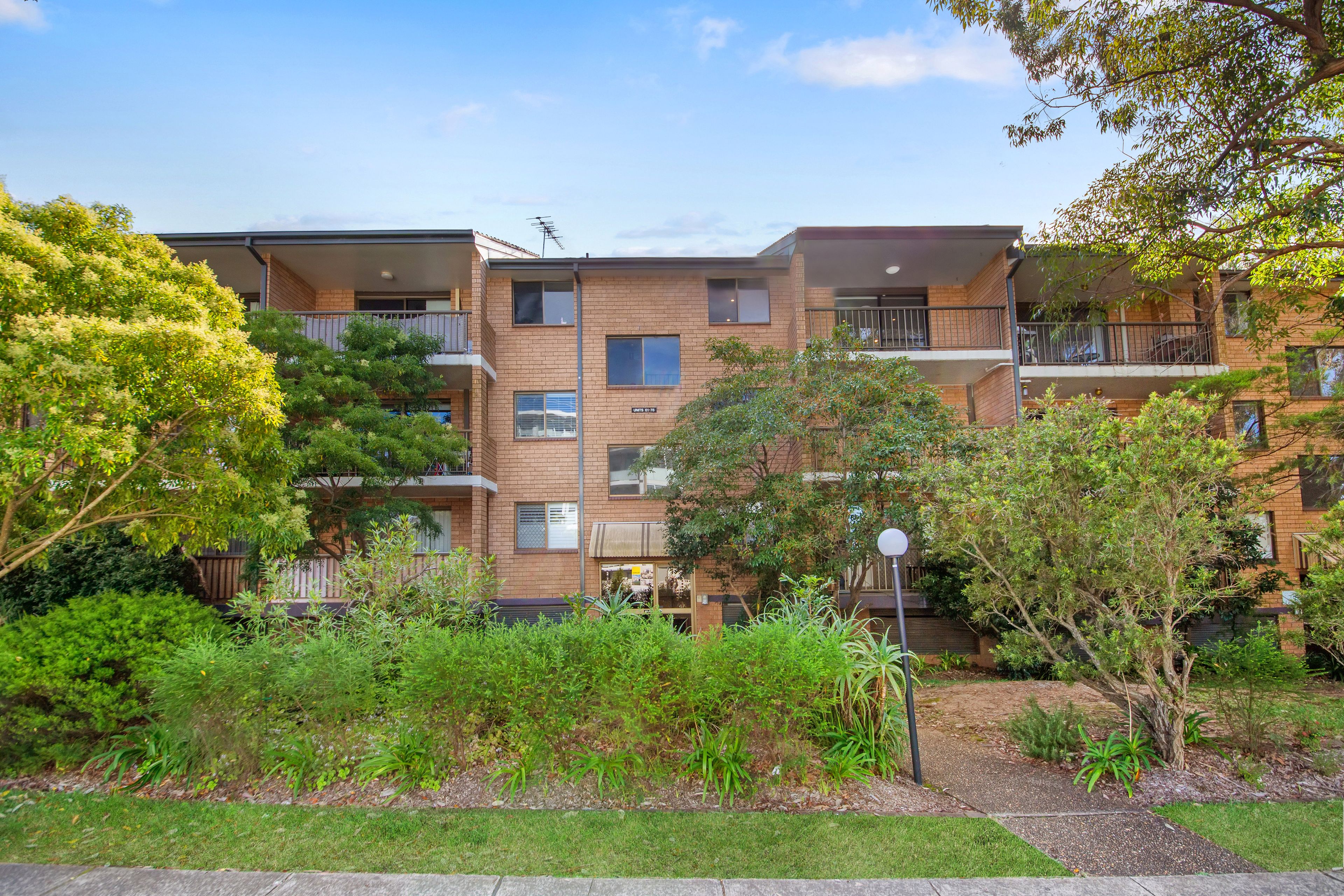131 Oak Road, Kirrawee NSW 2232