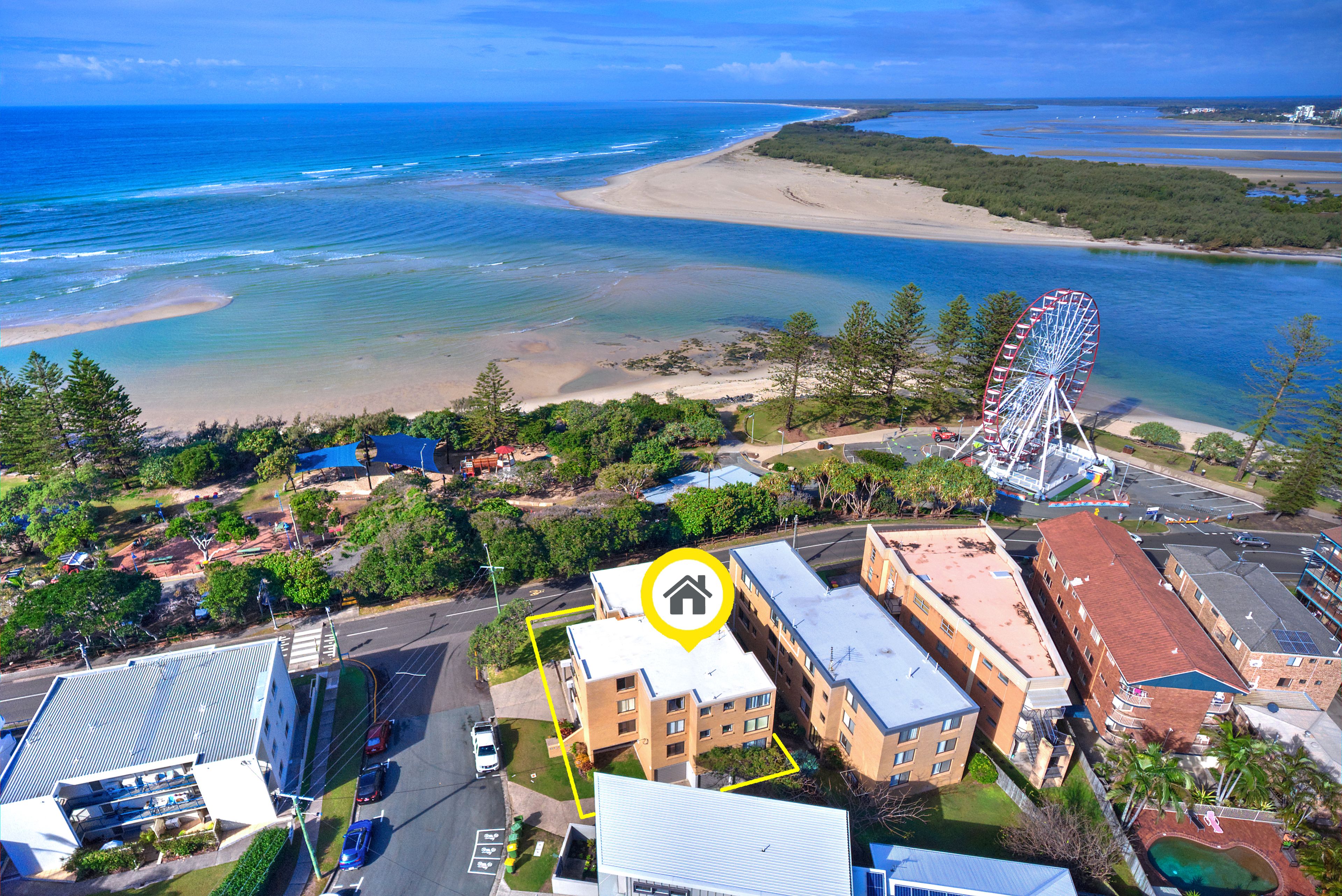 19 Bulcock Beach Esplanade, Caloundra QLD 4551