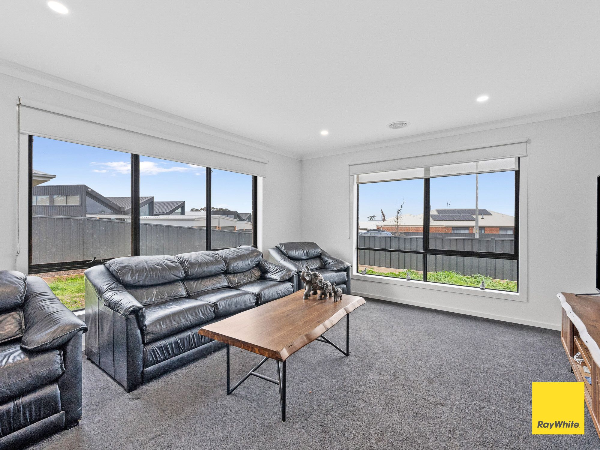 10 Streeton Avenue — photo 3 of 15