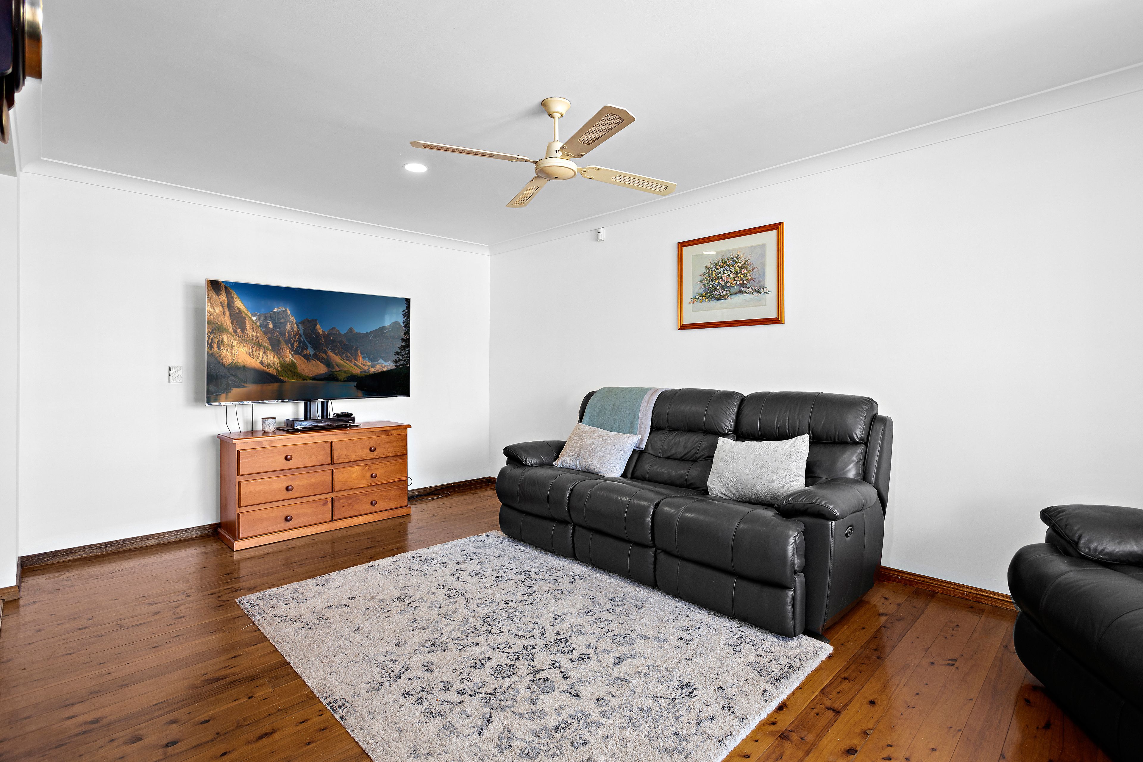 19 Moore Street, Oak Flats, NSW 2529