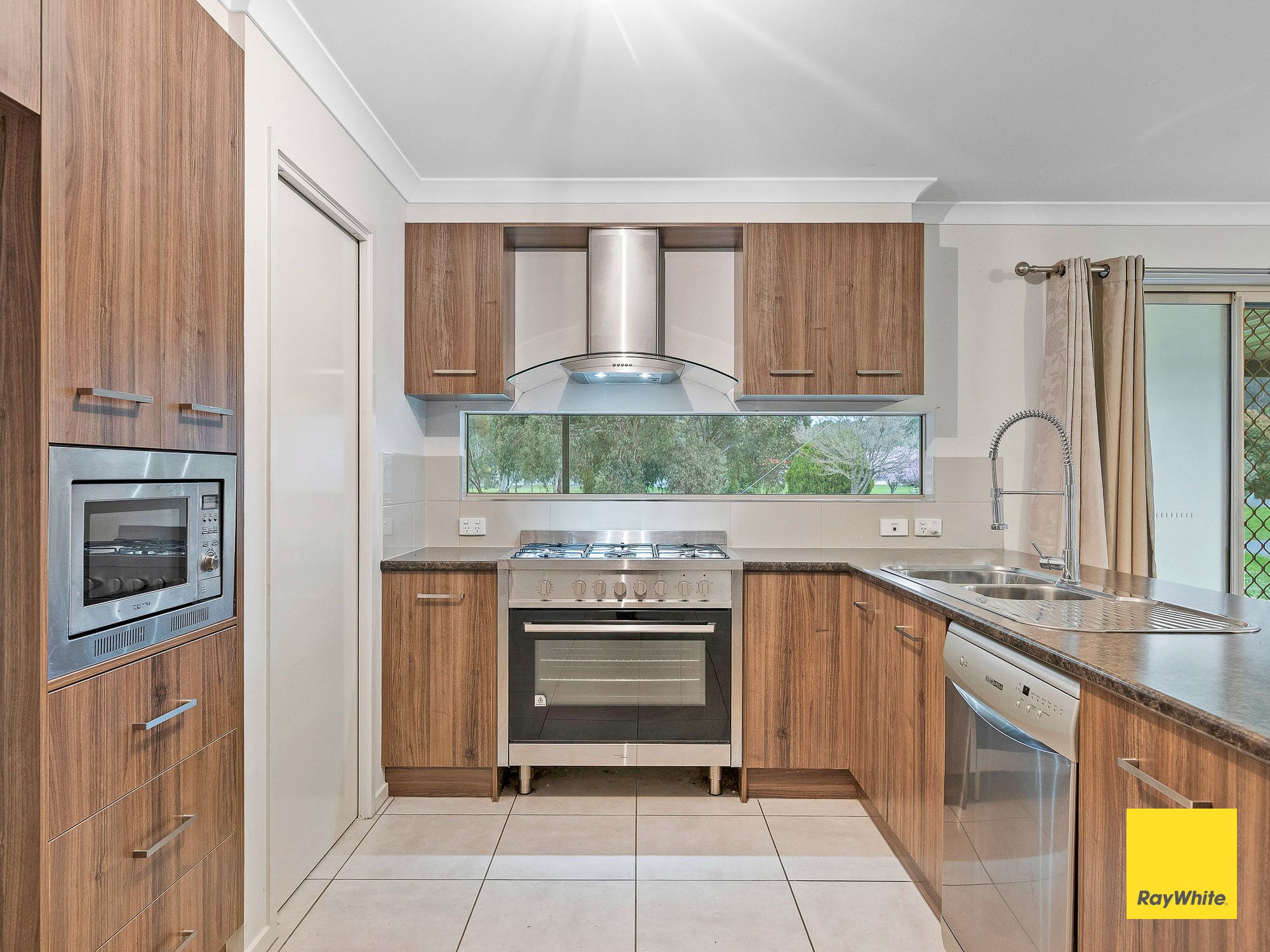 61 Elizabeth Street — photo 4 of 16